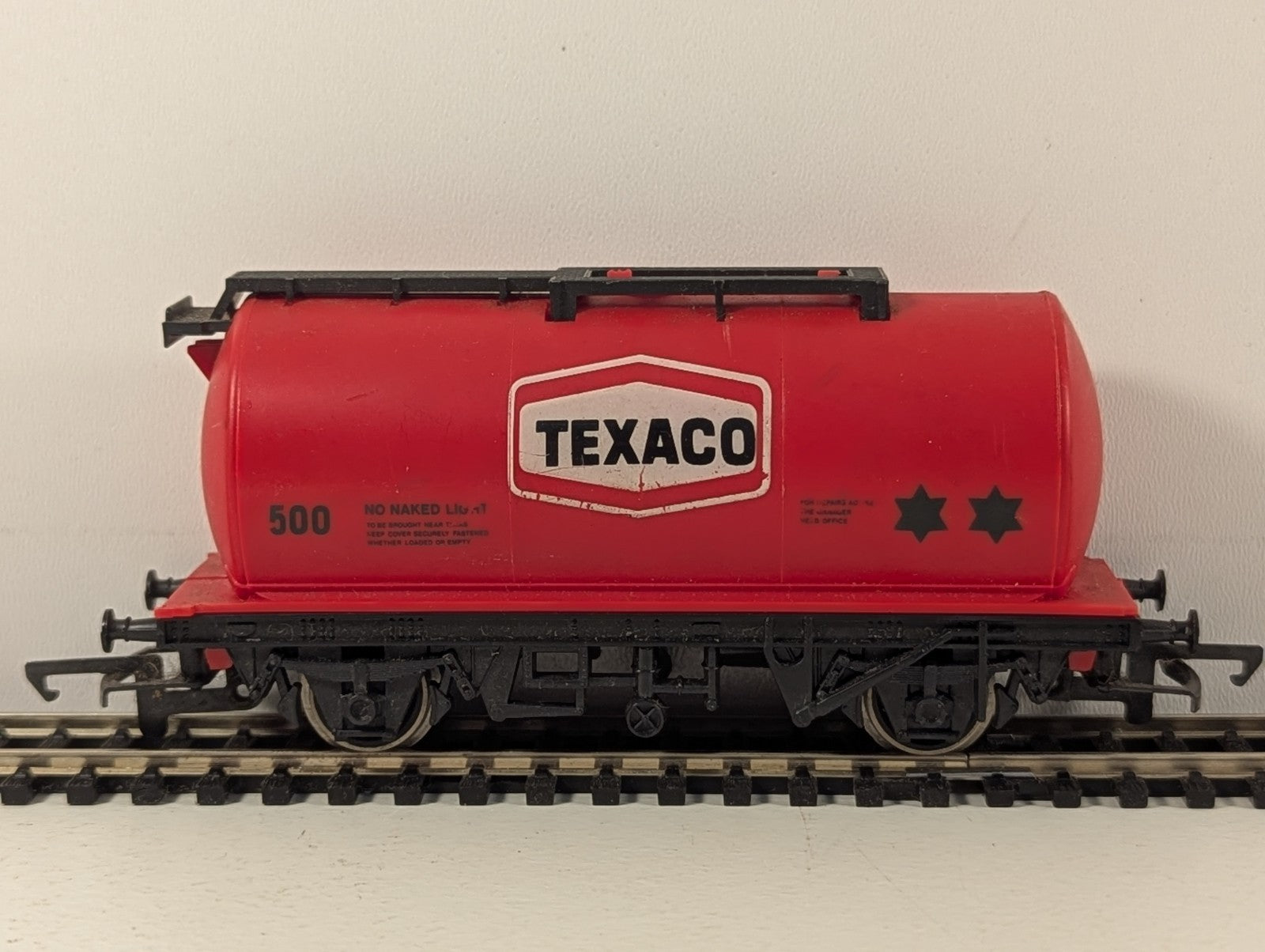 Hornby R231 OO Gauge Red Texaco Tank Wagon
