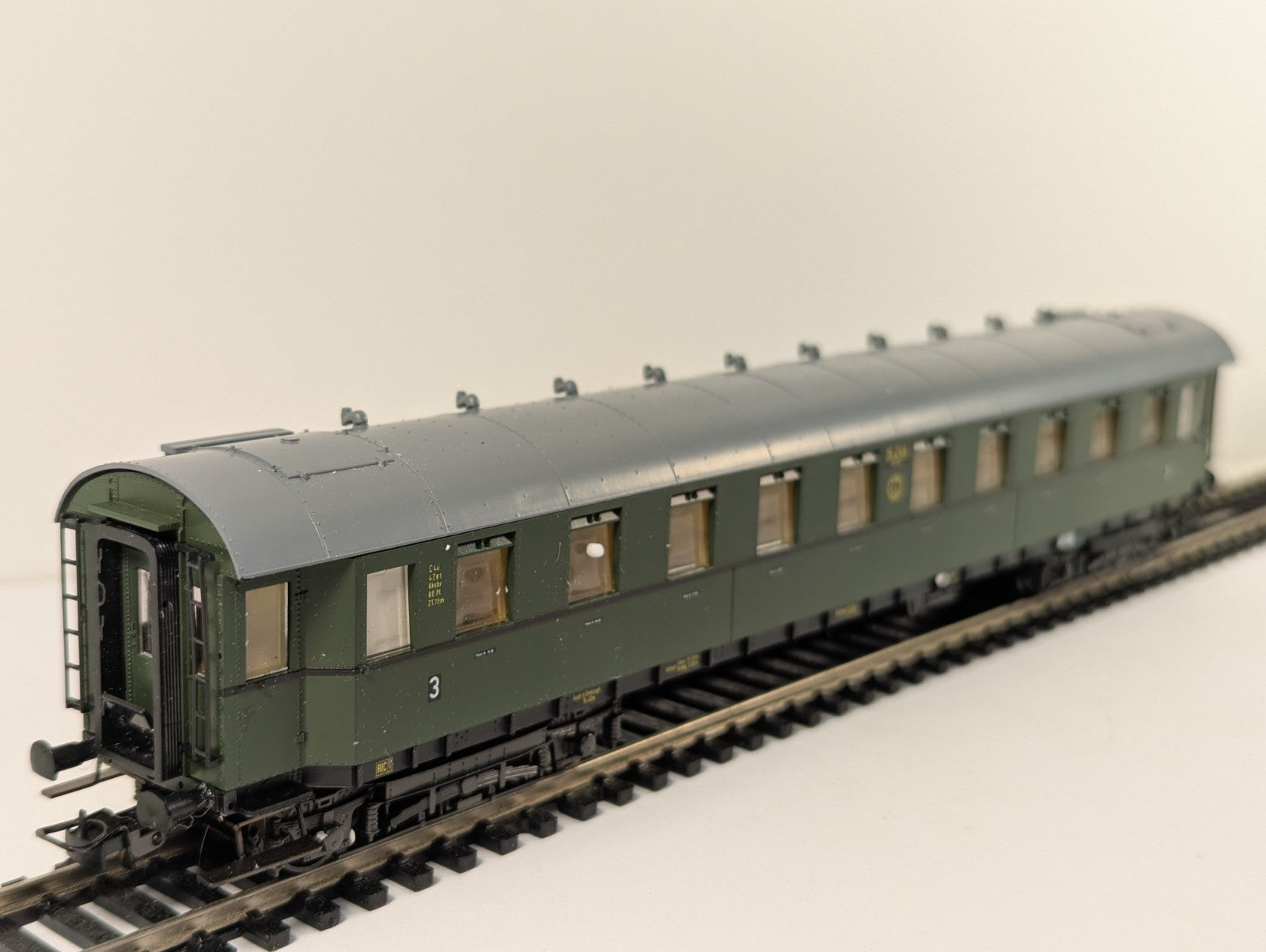 Liliput 84302 HO Gauge Green German Reichsbahn 3rd Class Coach Boxed
