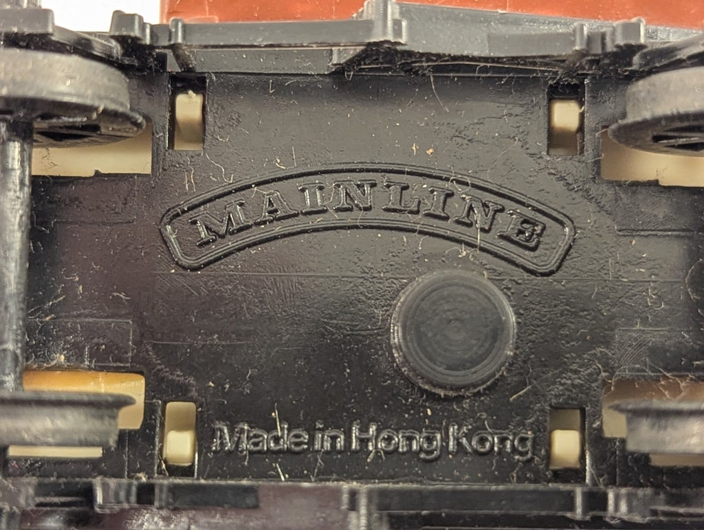 Bachmann 12-Ton Ventilated Van - Repainted