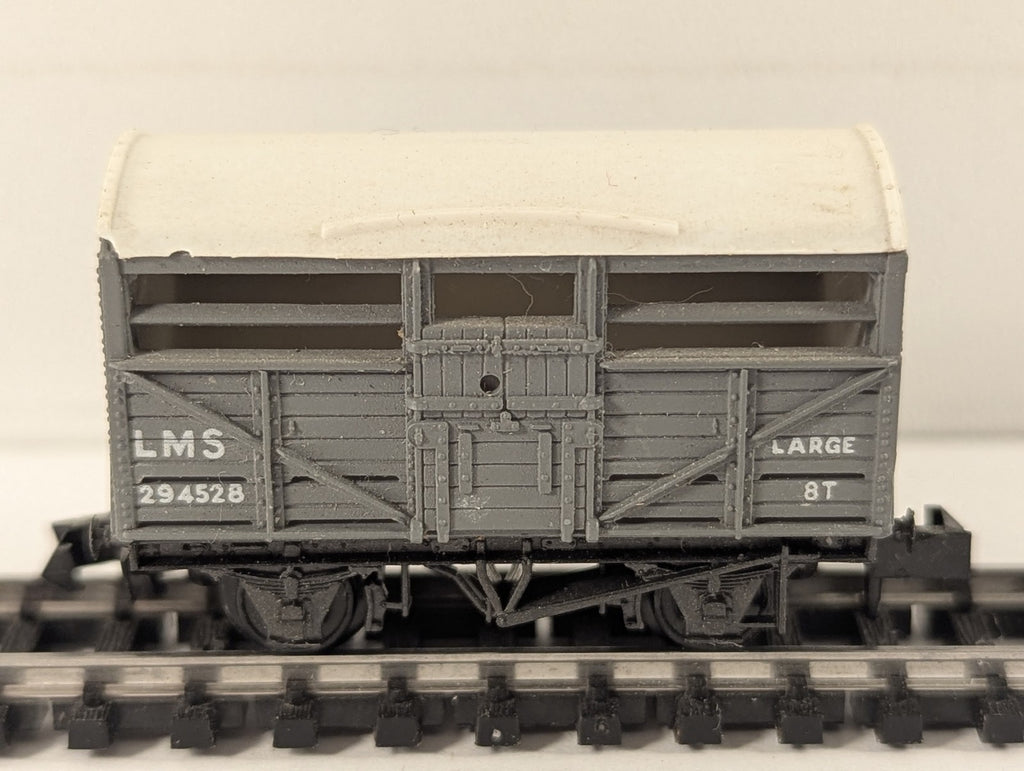 Peco N Gauge LMS Cattle Wagon 294528 LMS Grey