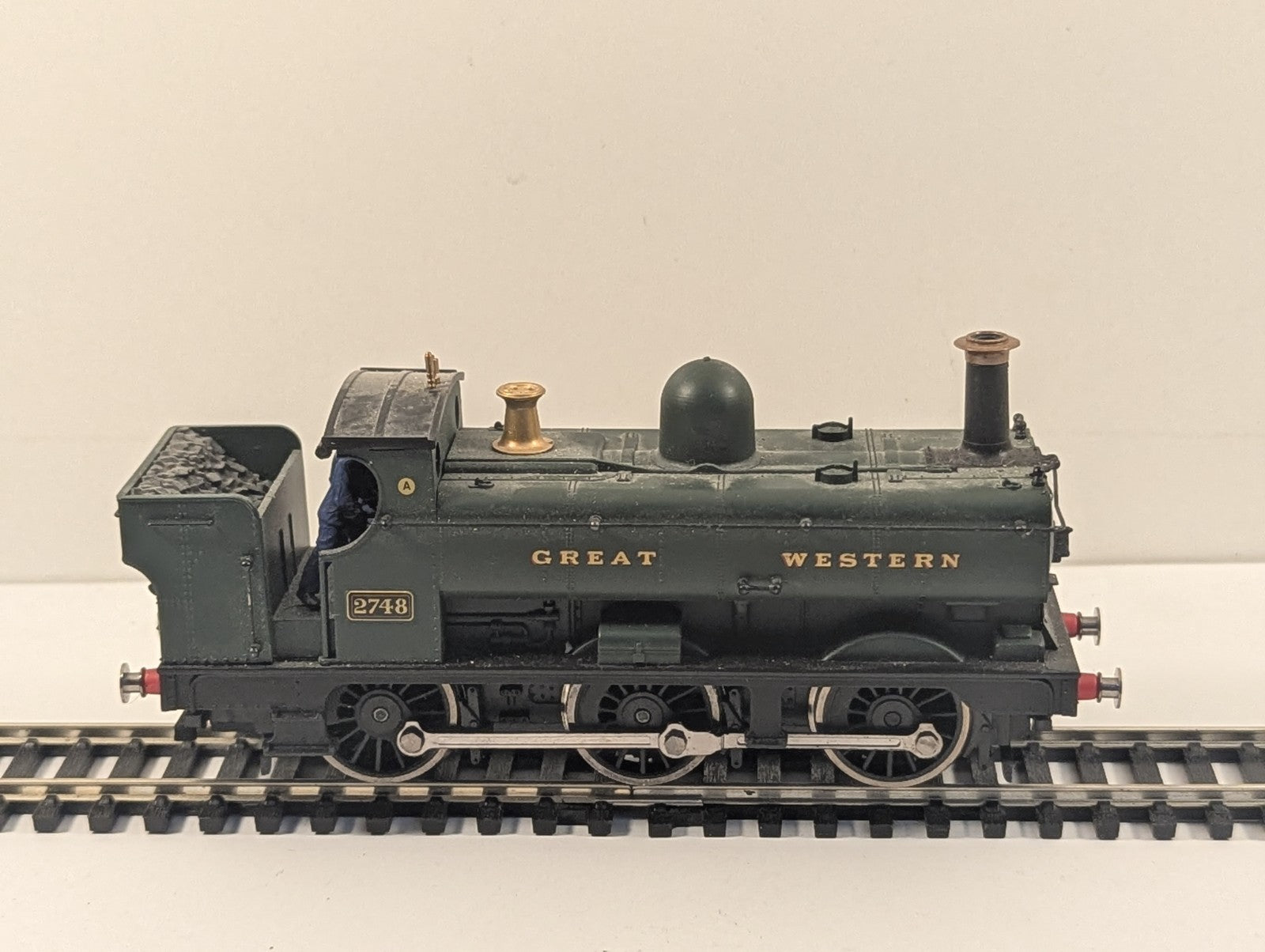 Hornby OO Gauge GWR Class 2721 0-6-0 Pannier Tank - Missing Couplings