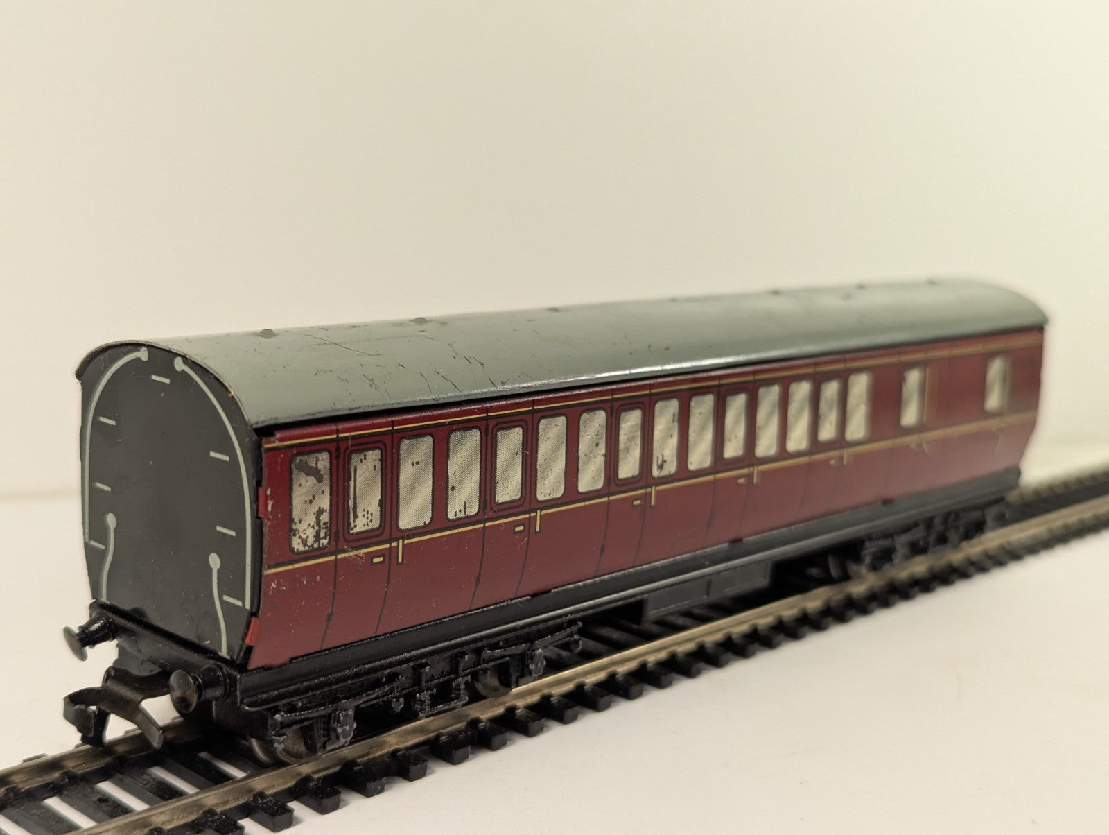 Hornby Dublo OO Gauge BR Maroon Suburban Brake Coach