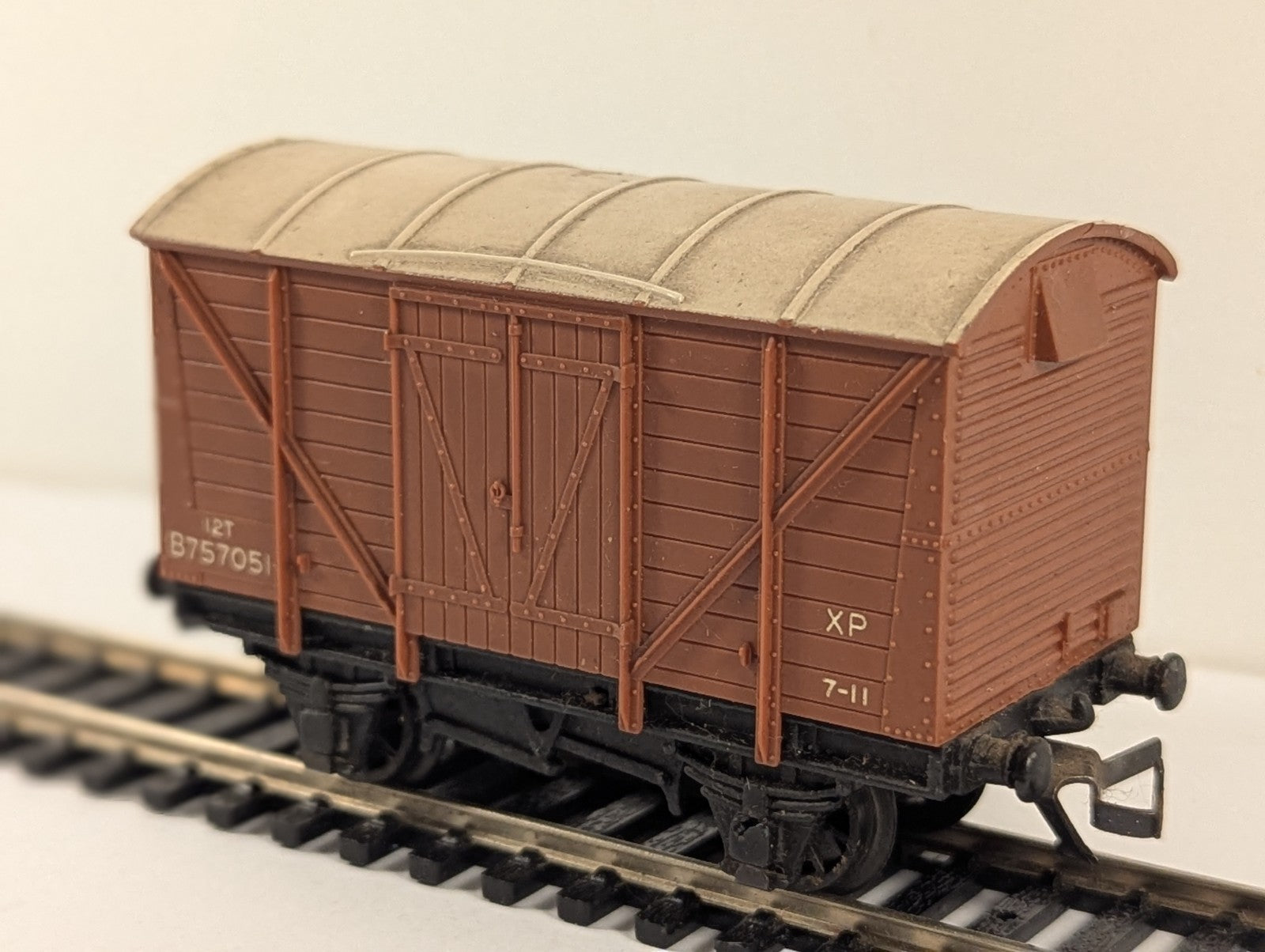 Hornby Dublo SD6 12 Ton Ventilated Van OO Gauge
