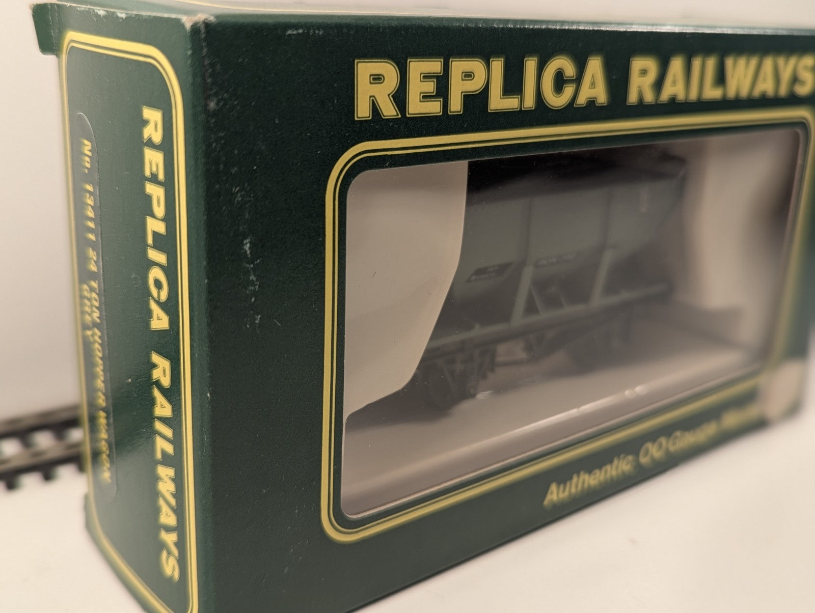 Replica Railways OO Gauge 24T Iron Ore Hopper B436872 boxed