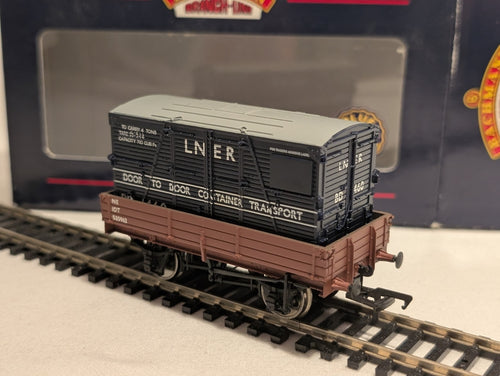 Bachmann Branchline 37-929 3-Plank Wagon – LNER Blue with BD Container