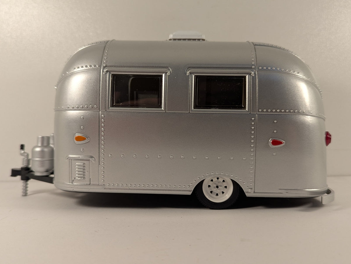 GreenLight Collectibles 1:24 Airstream 16' Bambi Die-cast Trailer LIVRYTD Silver