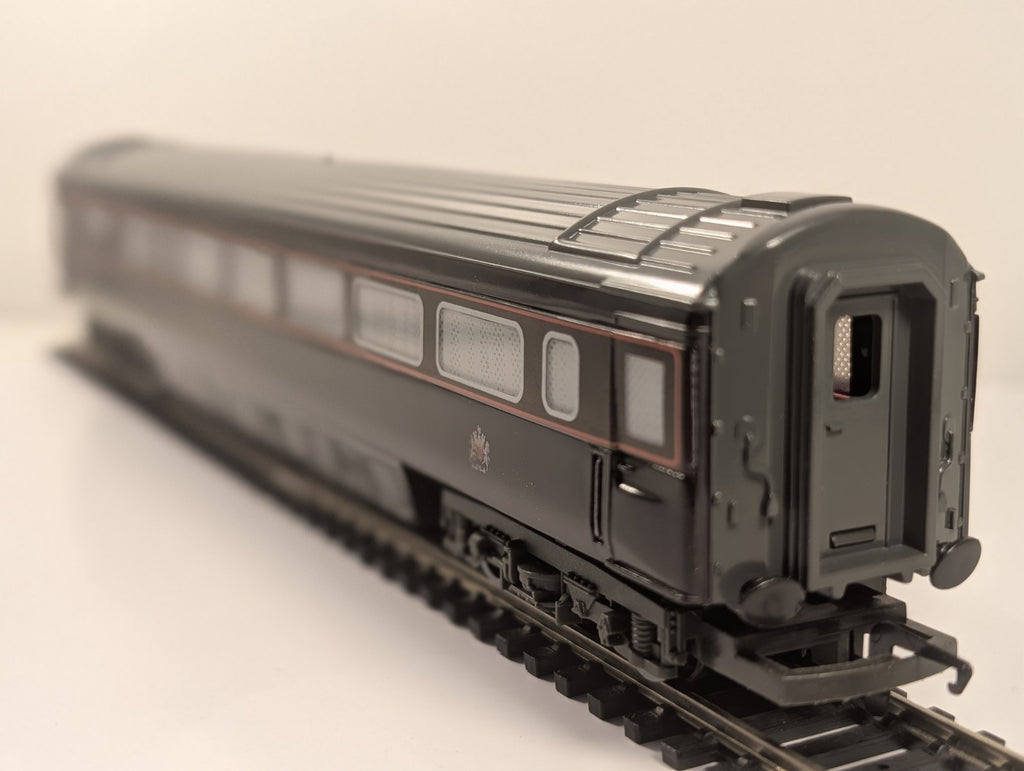 Hornby R455 OO Gauge BR Royal Train Mk3 “The Duke’s Coach” 2904