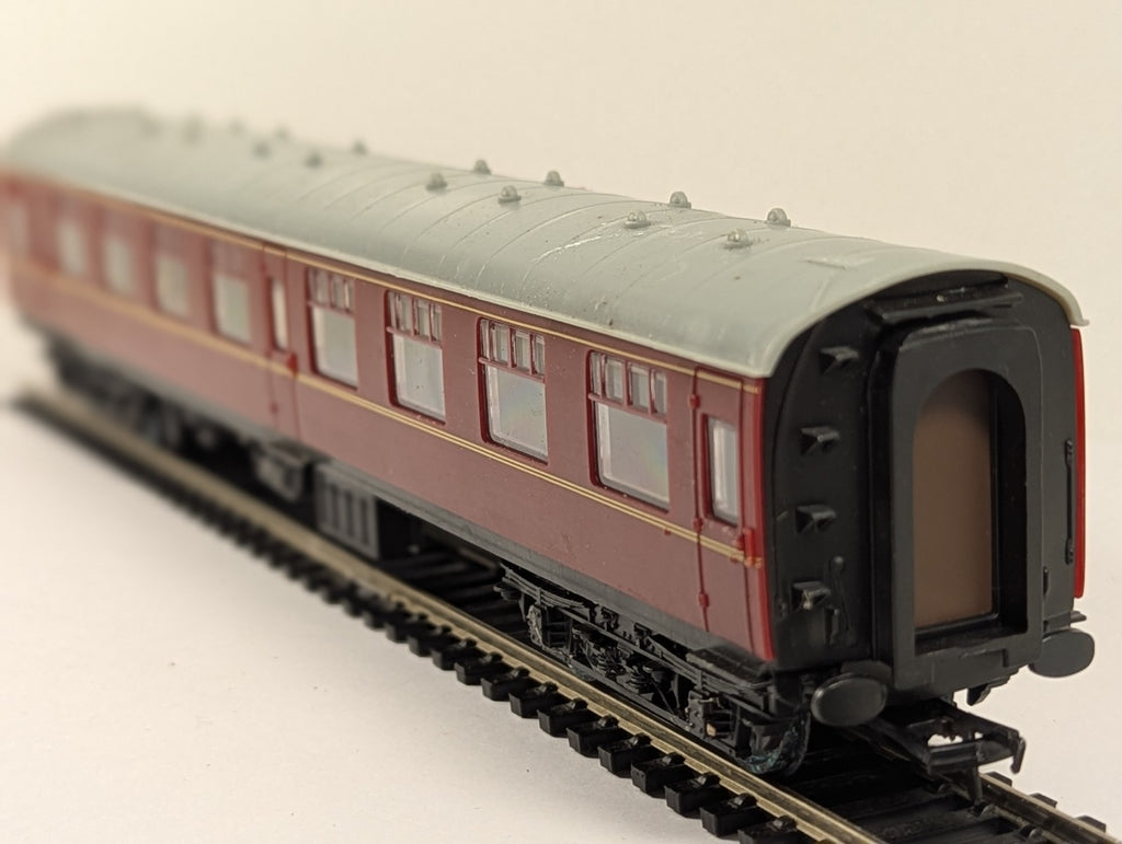Hachette OO Gaug BR Mk1 SK Corridor Coach (Rusted Wheels)