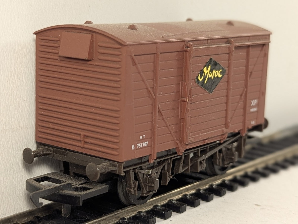 Airfix OO Gauge 12T Ventilated Van 'Muroc' Goods Wagon B751707