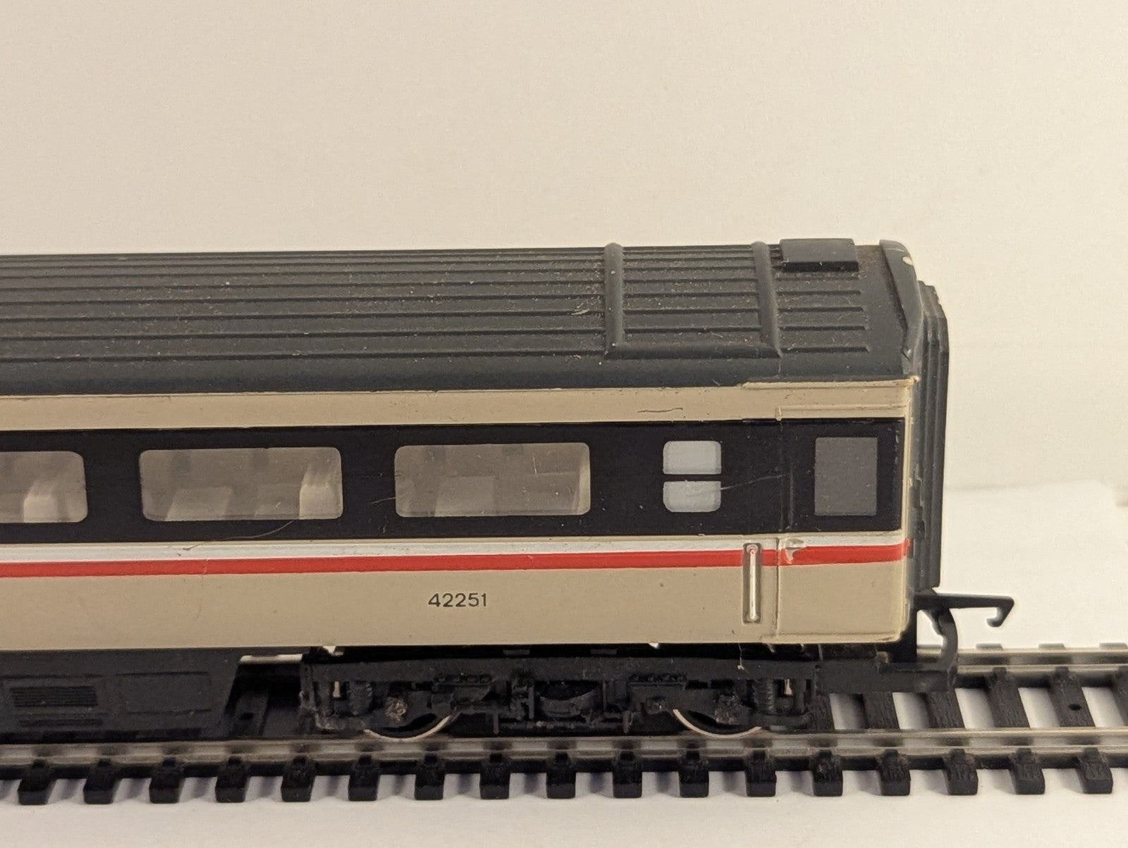 Hornby OO Gauge BR Mk3 Tourist Second Open (TSO) Coach Passenger Coach 42251