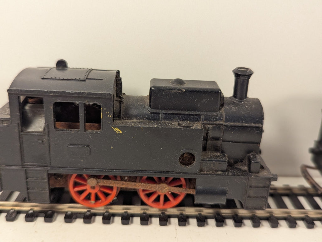 Tri-ang OO Gauge Clockwork Steam Tank Locomotives x2 Spares or Repair