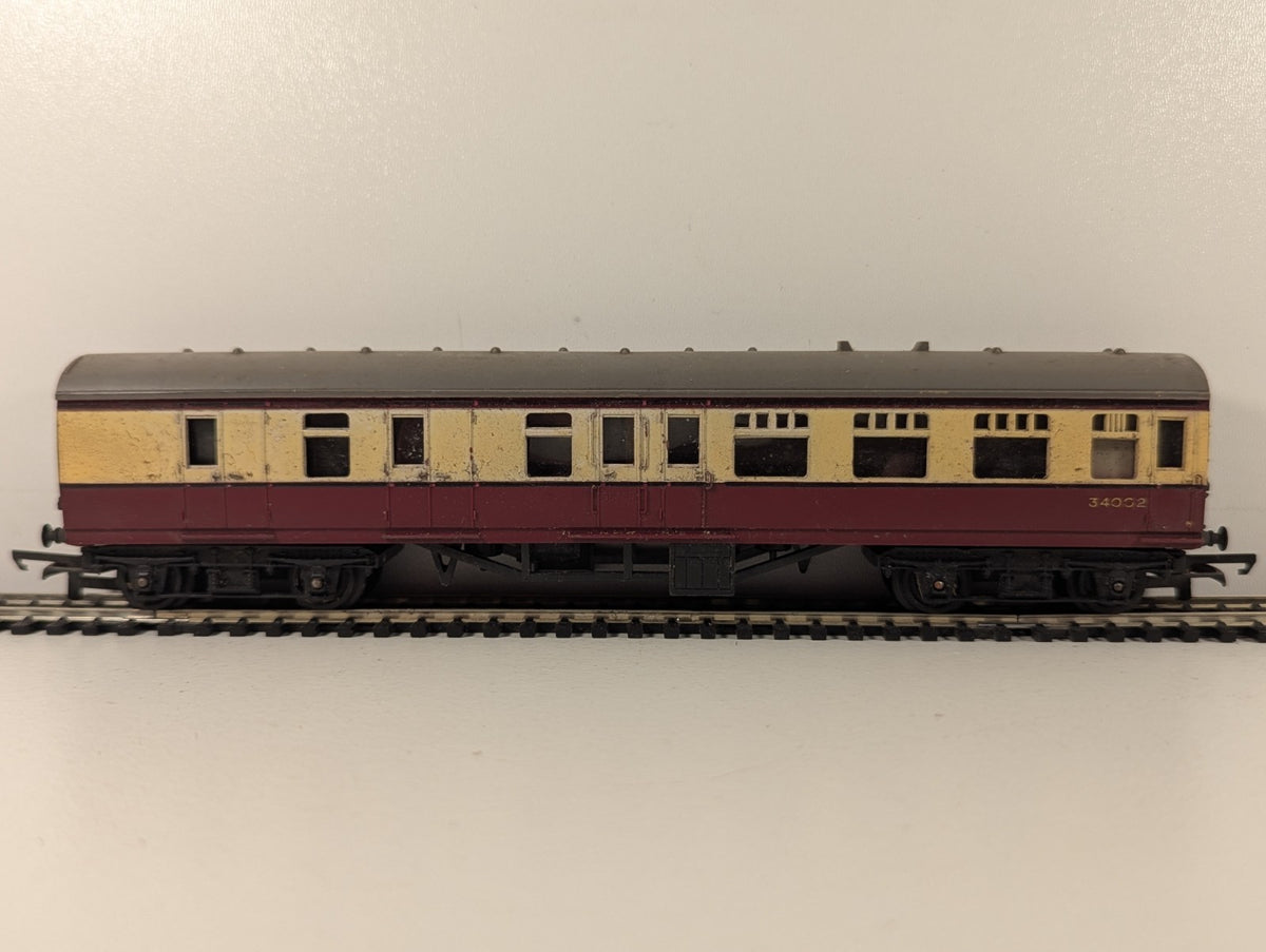 Tri-ang Railways R28 OO Gauge BR Mk1 Brake Coach - Crimson & Cream