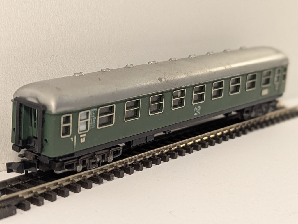 Minitrix 3081 N Gauge DB 2nd Class Coach