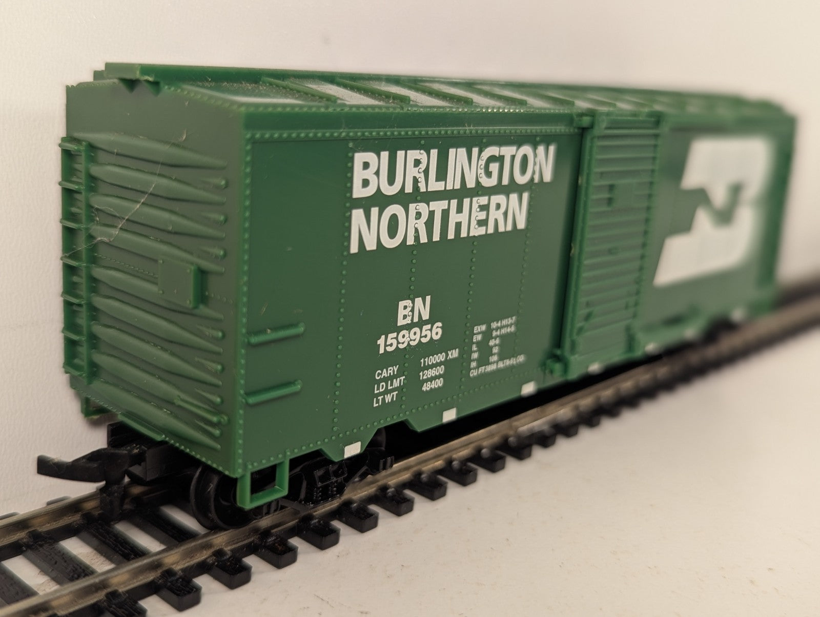 Industrial Rail HO Scale Burlington Northern 40ft Sliding Door Boxcar
