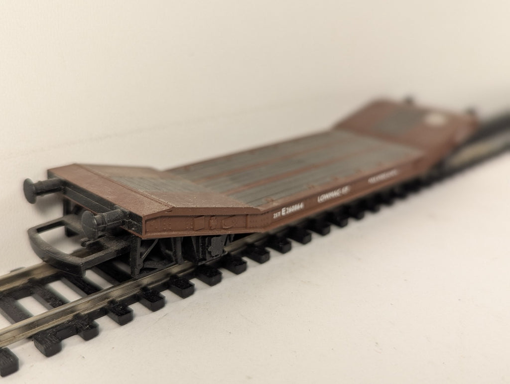 Hornby OO Gauge Lowmac-EP Flat Wagon Goods Wagon E260864 BR Bauxite R233