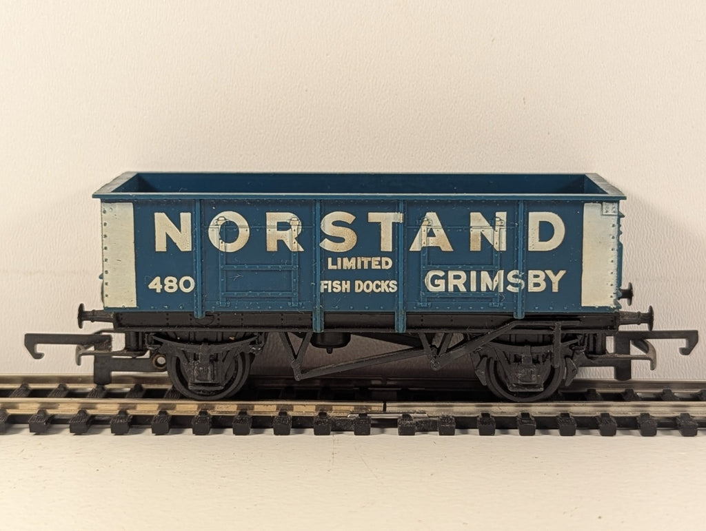 Hornby R093 OO Gauge Norstand Mineral Wagon - Boxed