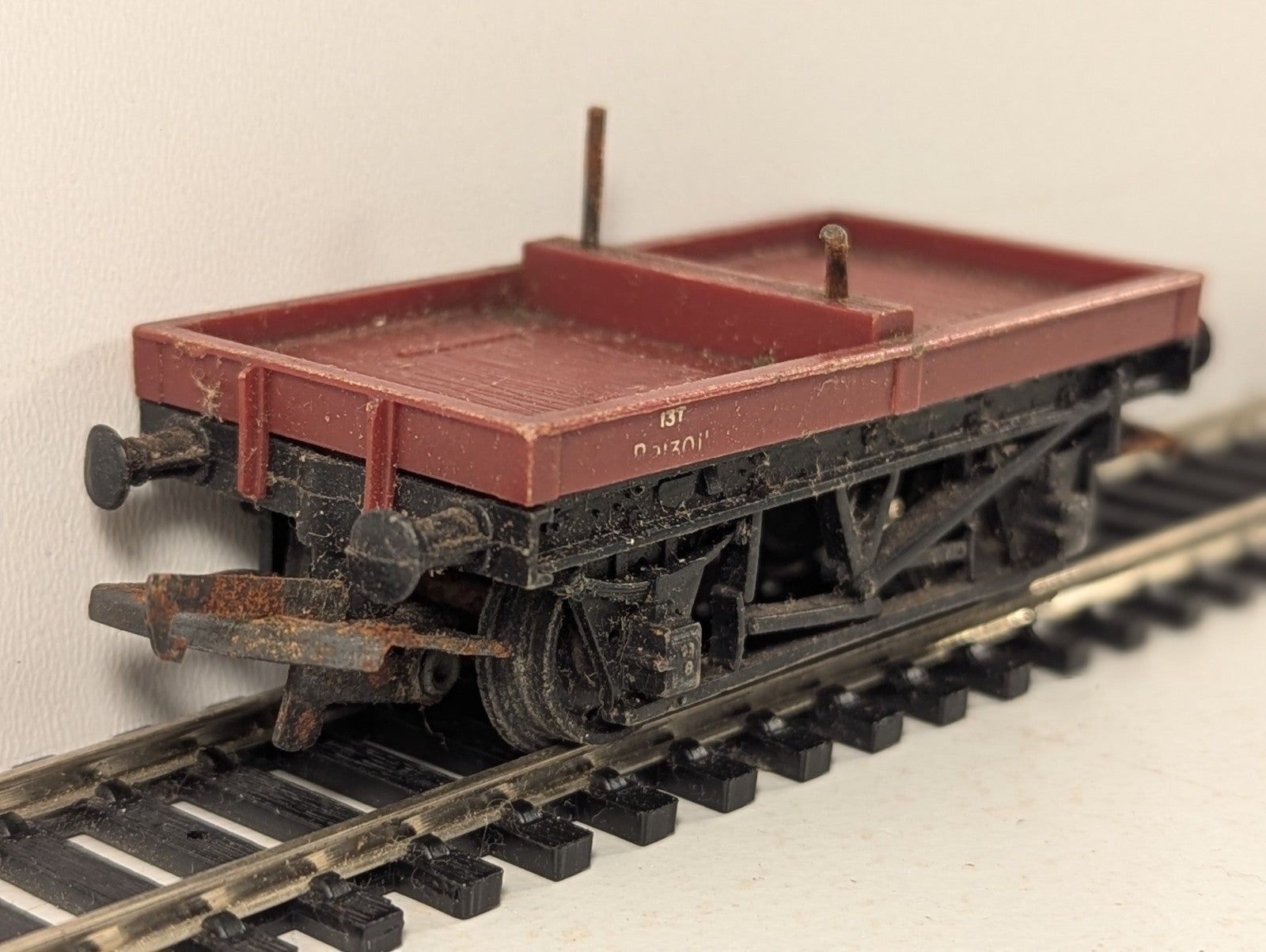 Tri-ang OO Gauge BR 13-Ton Medium Wagon with Bolster Goods Wagon