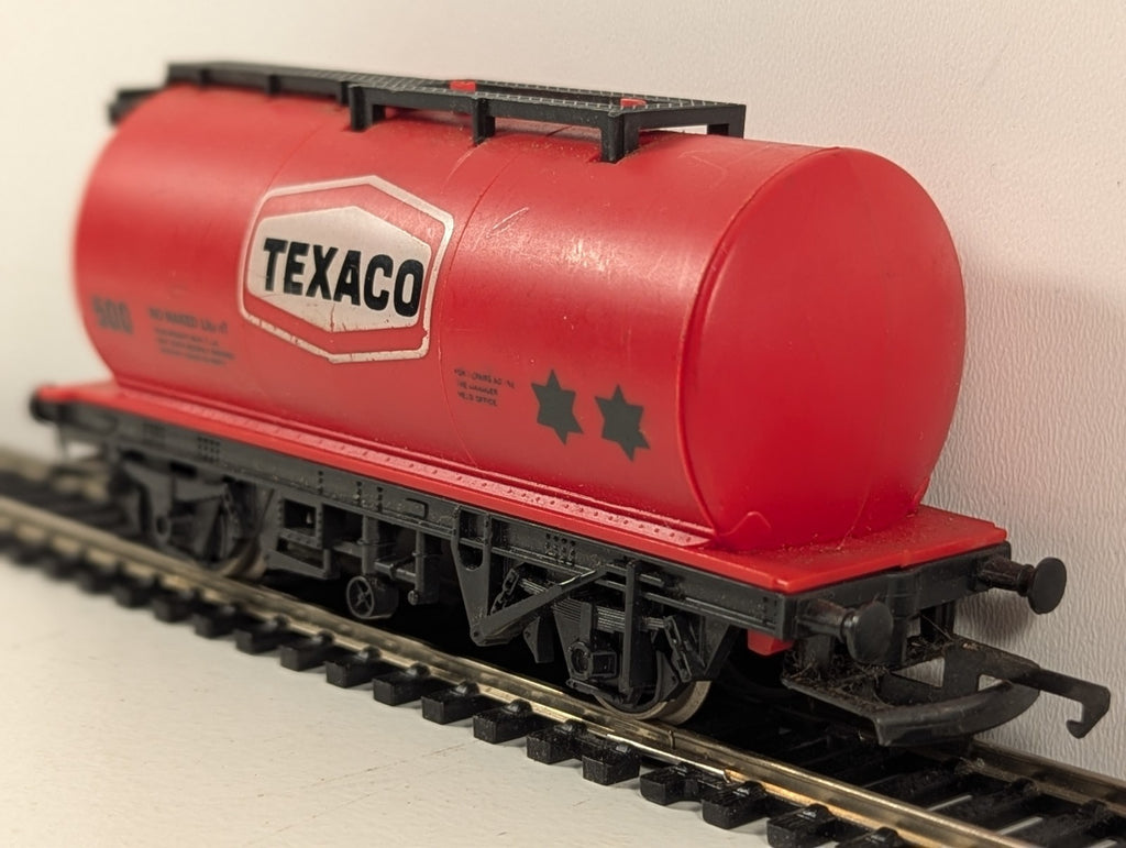 Hornby R231 OO Gauge Red Texaco Tank Wagon
