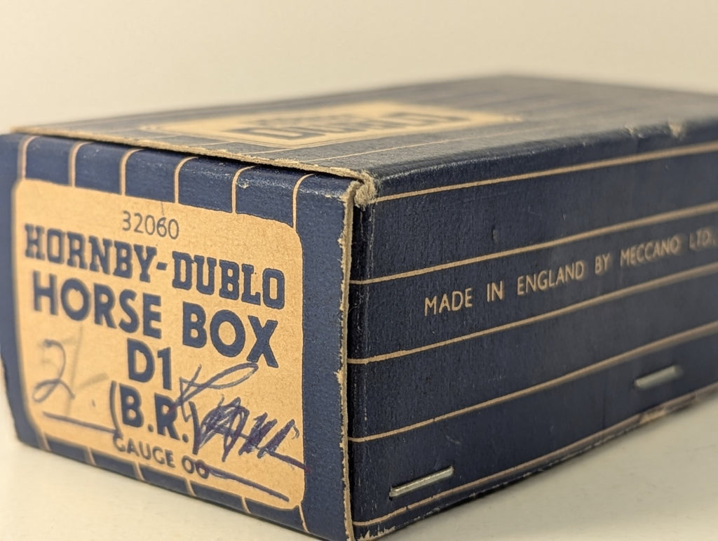 Hornby Dublo 32060 OO Gauge D1 Horse Box - Boxed