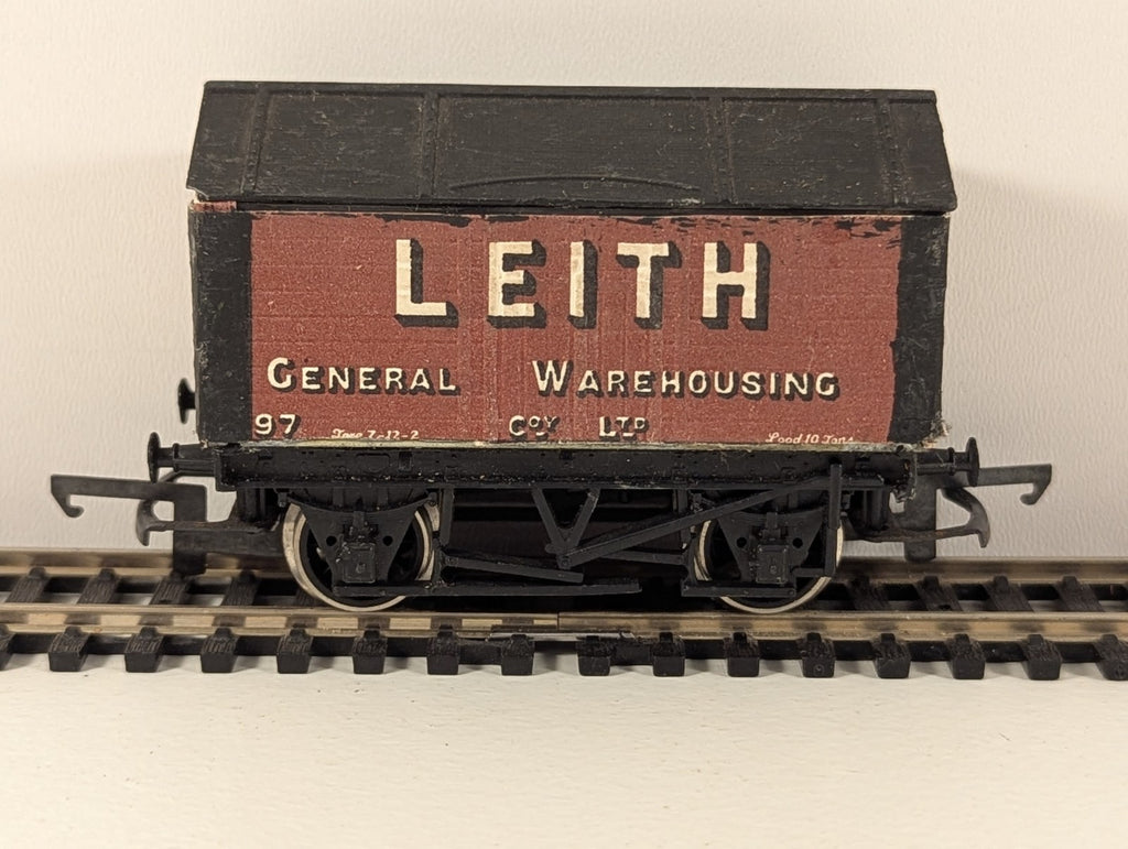 Tri-ang 10-Ton Covered Salt Wagon – “Leith General Warehousing” Red Livery – OO