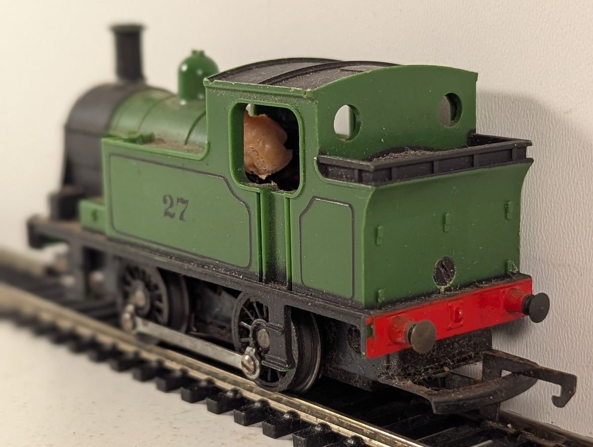 Tri-ang OO Gauge 0-4-0 Industrial Tank Locomotive 27 Green R.355