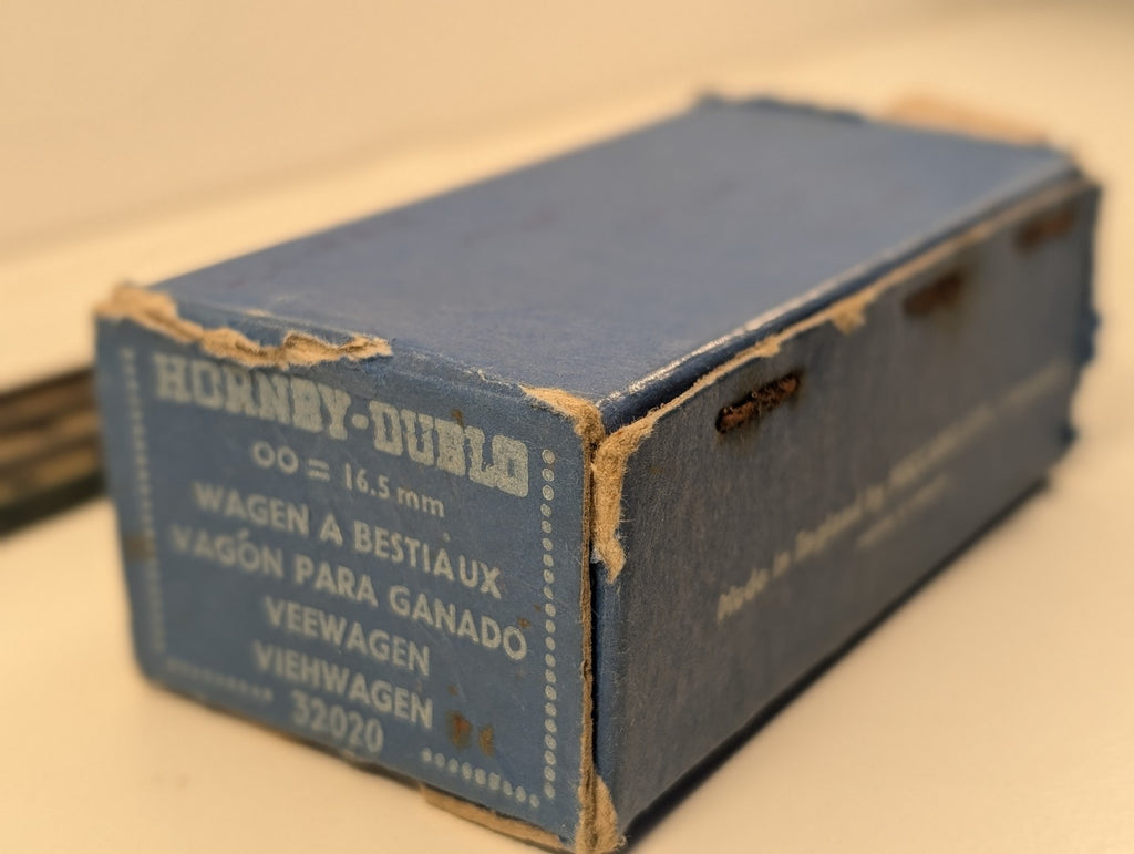 Hornby Dublo 8T Cattle Wagon – No. B893344 – OO Gauge