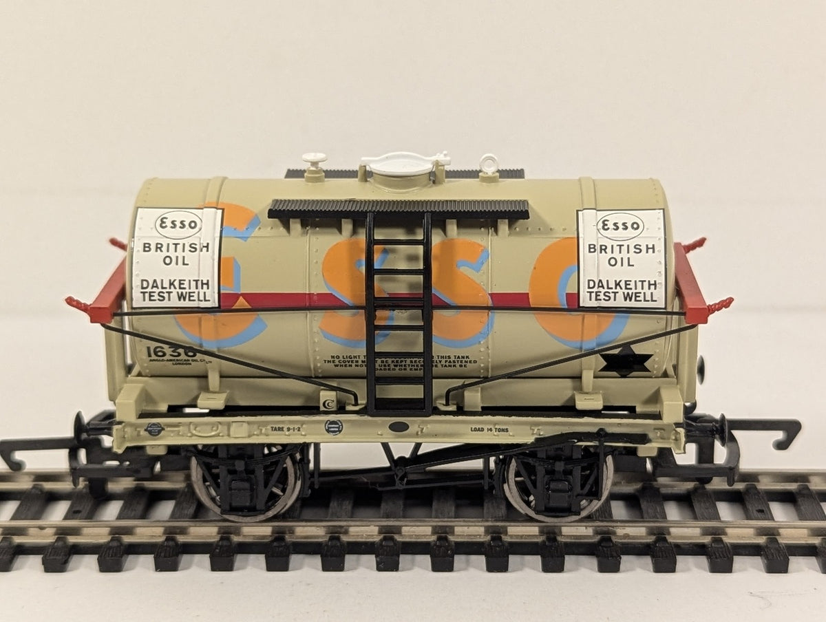 Hornby OO Gauge 14 Ton Tanker Esso Goods Wagon 1636 Esso Dalkeith Test Well