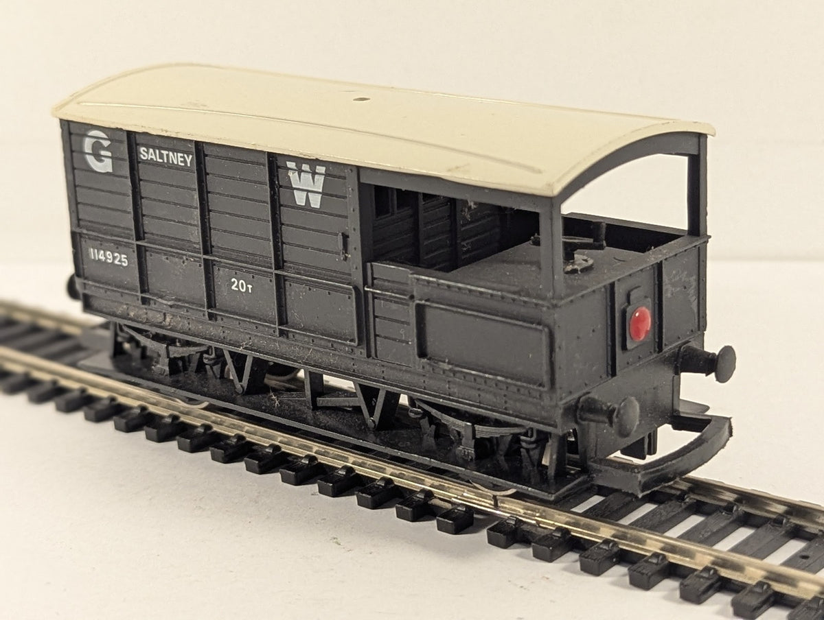 Hornby OO Gauge GWR 20 Ton Brake Van 'Saltney' 114925 GWR Grey R016