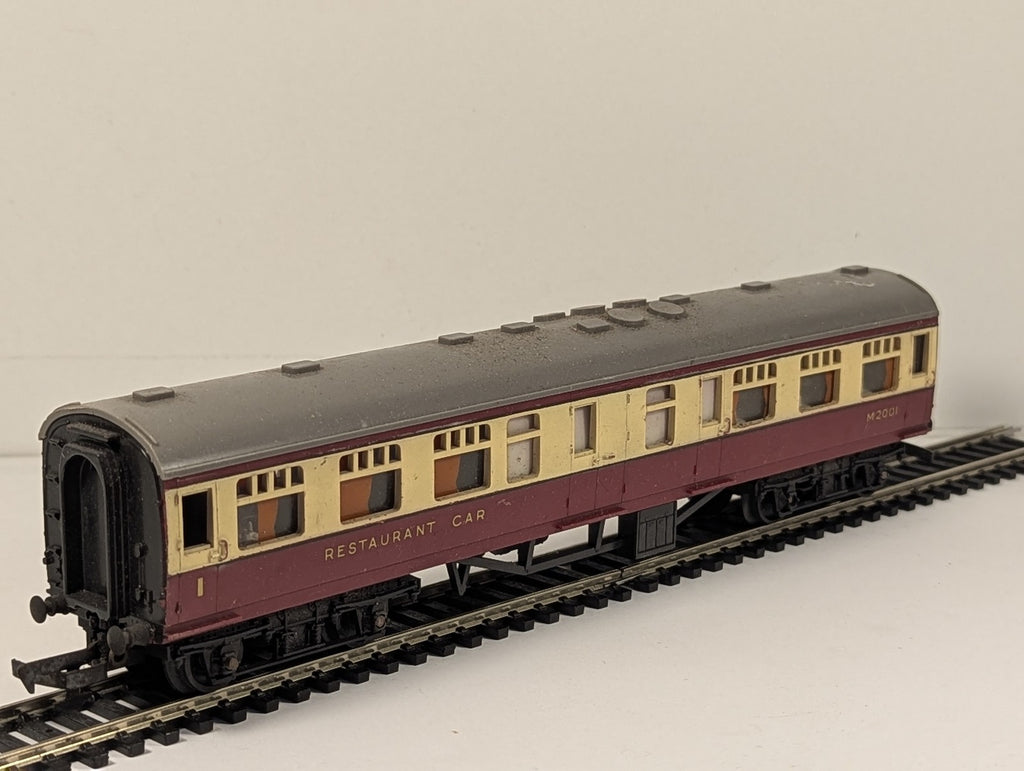 Tri-ang OO Gauge BR Restaurant Car Passenger Coach M2001 BR Crimson and Cream