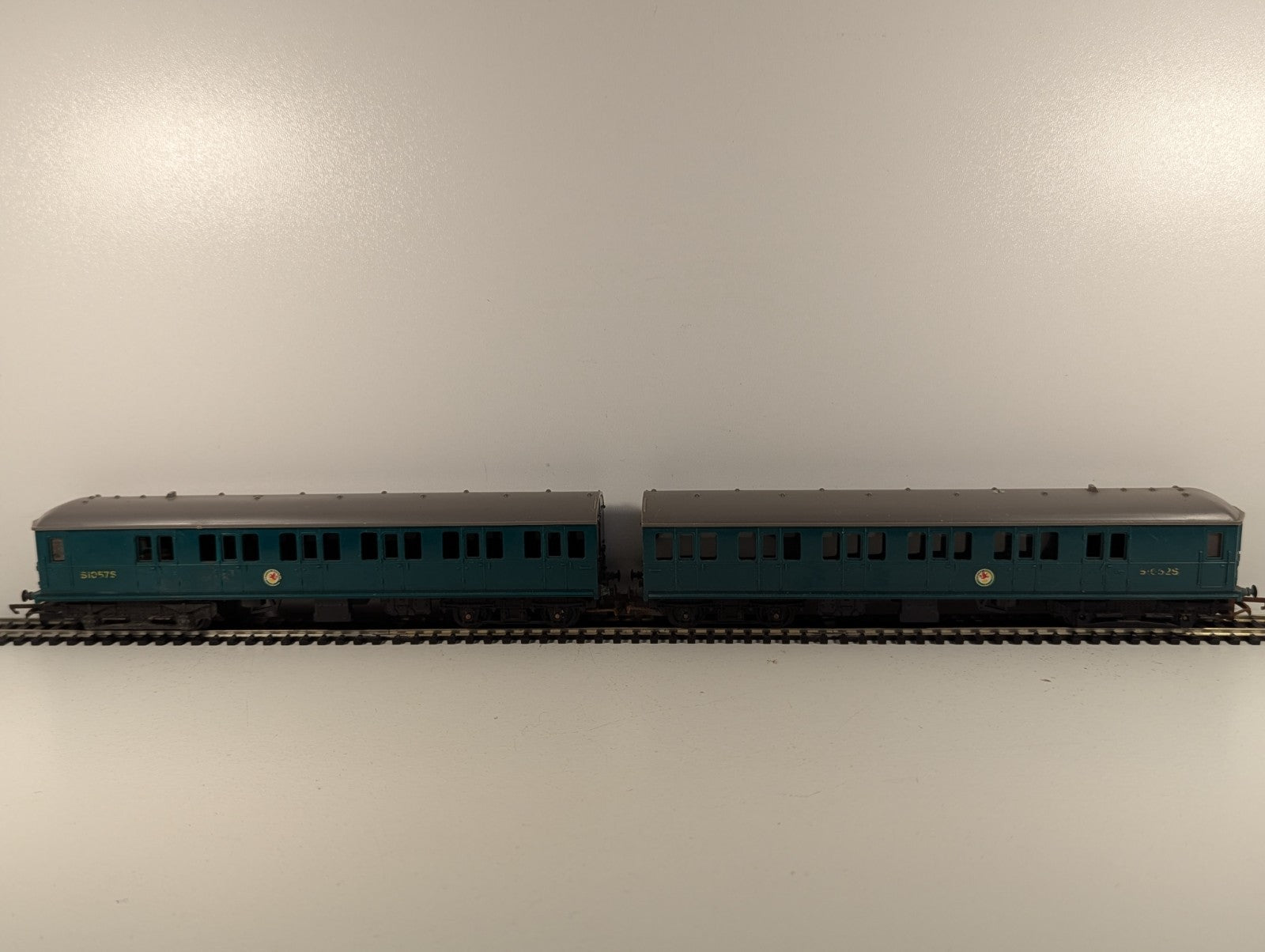 Tri-ang OO Gauge Class 2-SUB Southern Region EMU 2-Car Set