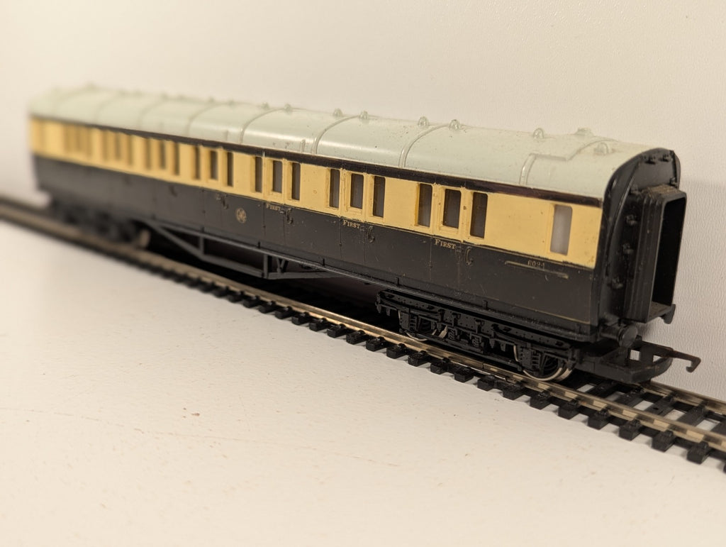 Hornby OO Gauge GWR Composite Coach