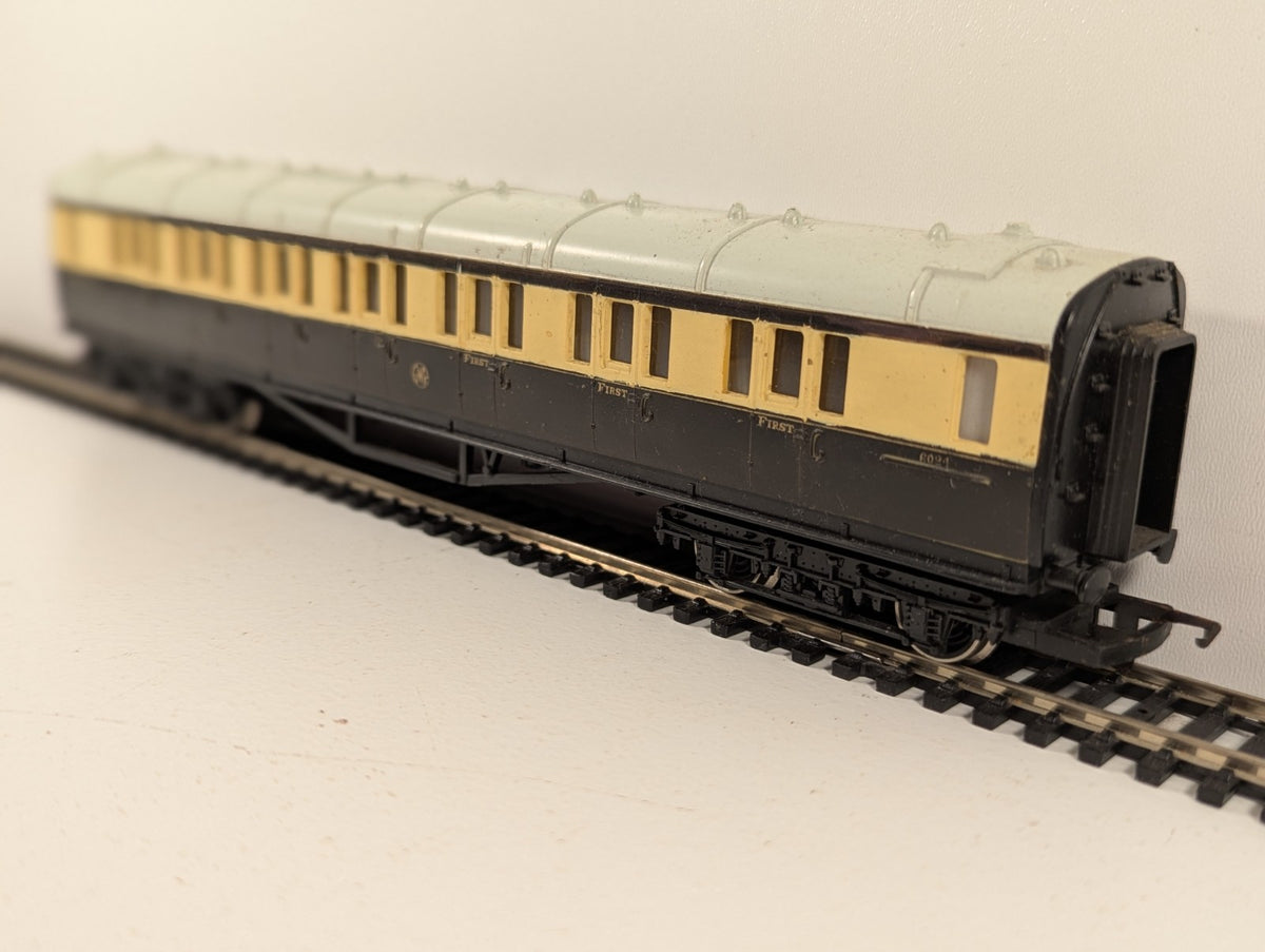 Hornby OO Gauge GWR Composite Coach