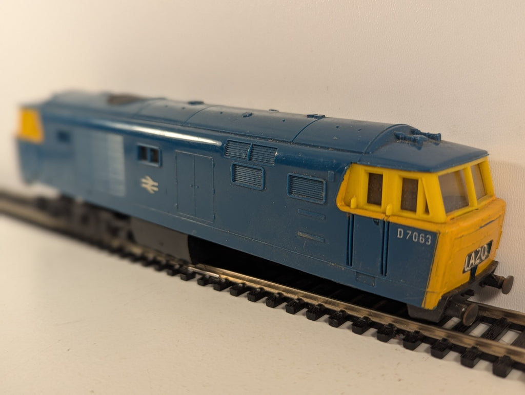 Tri-ang Hornby R758 OO Gauge Class 35 Hymek BR Blue - Spares/Repairs