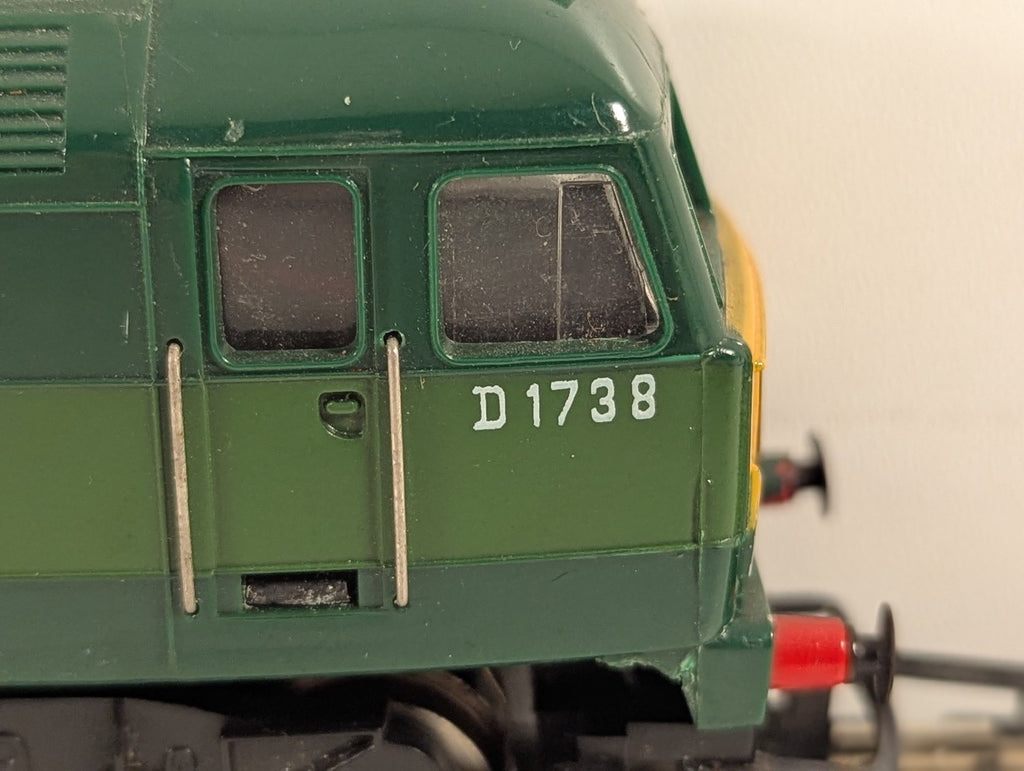 Hornby OO Gauge Class 47 Locomotive D1738 BR Two-Tone Green R852