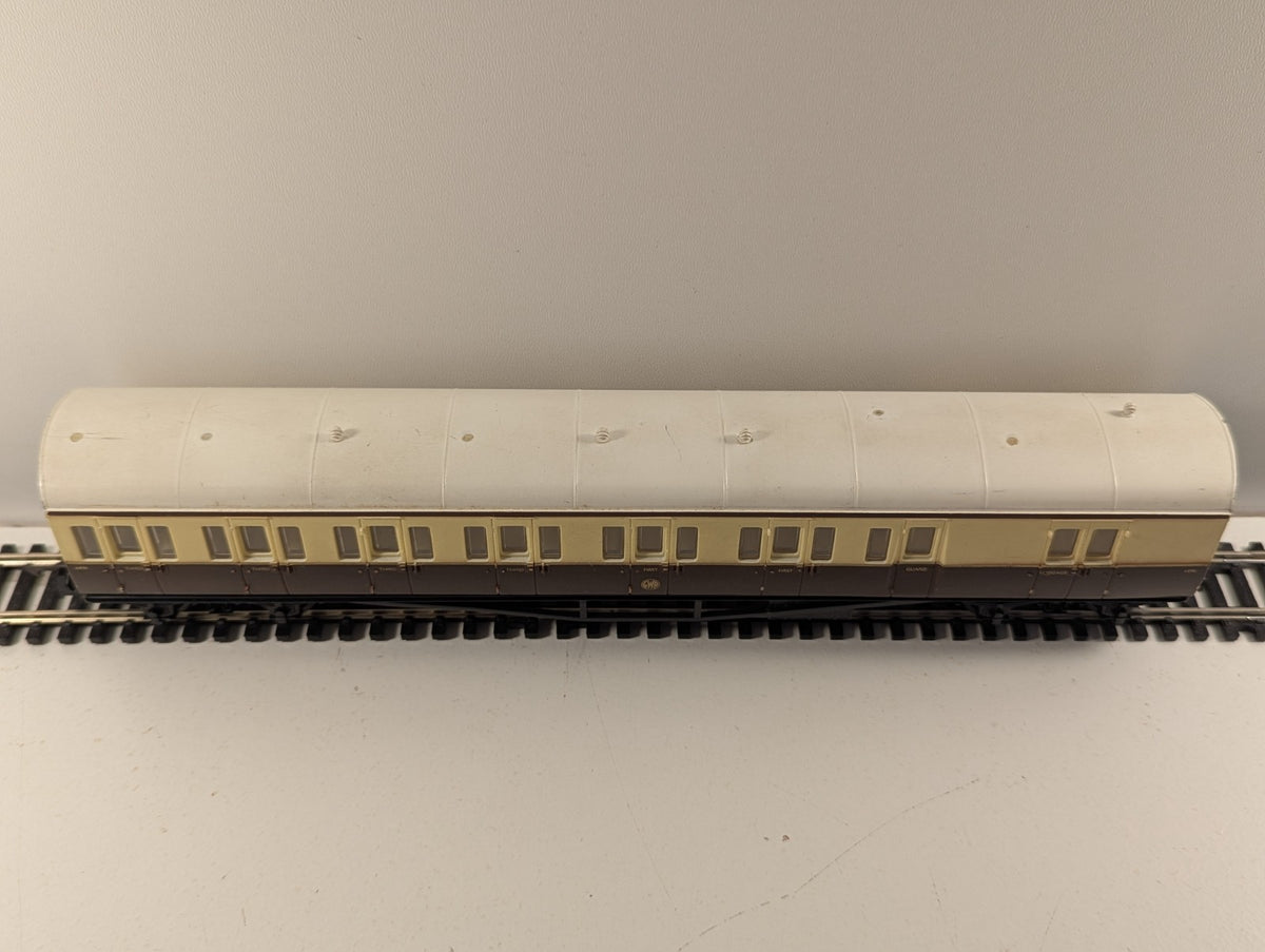 Airfix 54250 OO Gauge GWR Chocolate & Cream 3rd Class Suburban Brake Coach