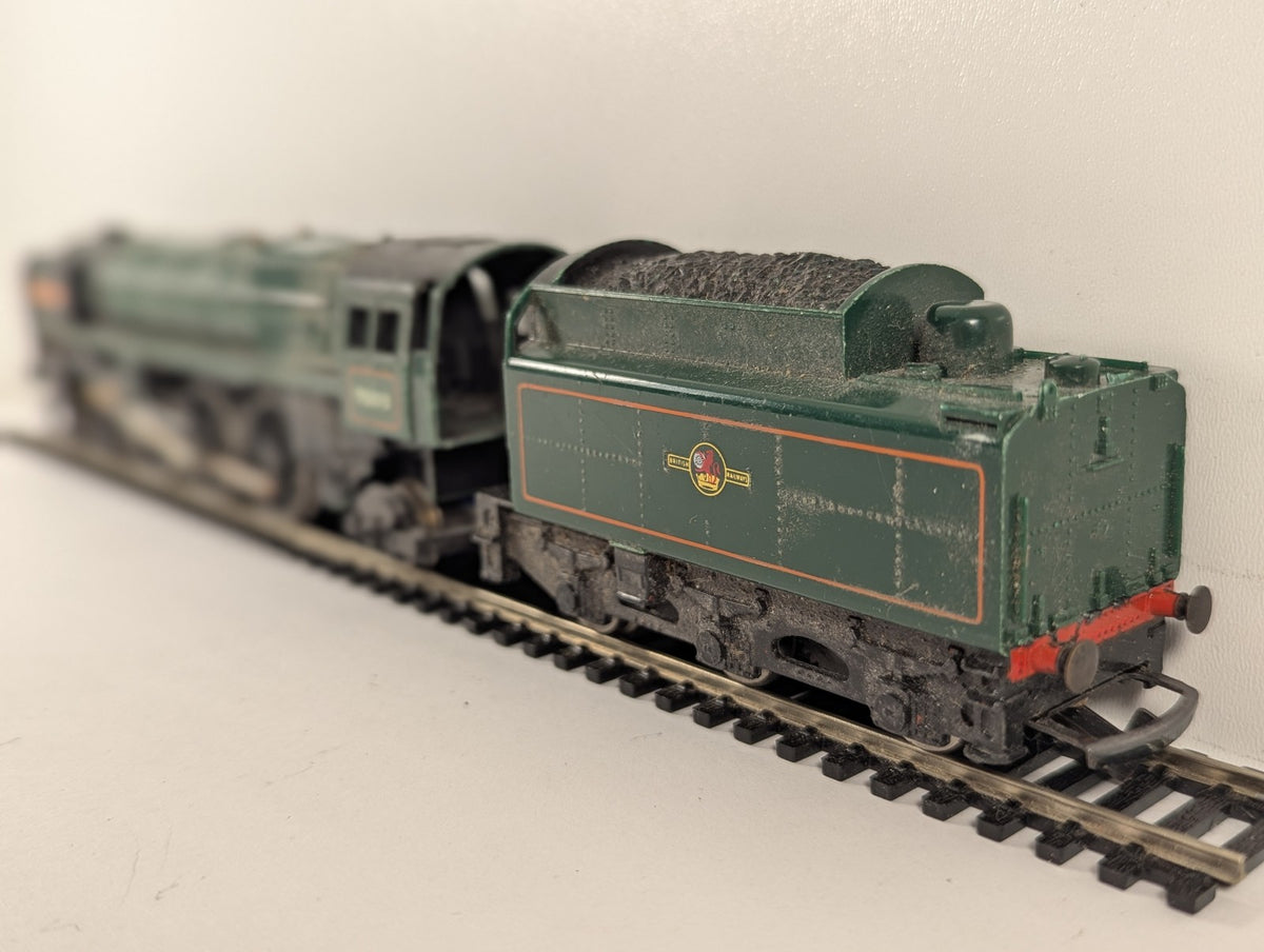 Tri-ang Hornby OO Gauge BR Class 7MT 4-6-2 'Oliver Cromwell' Steam Locomotive