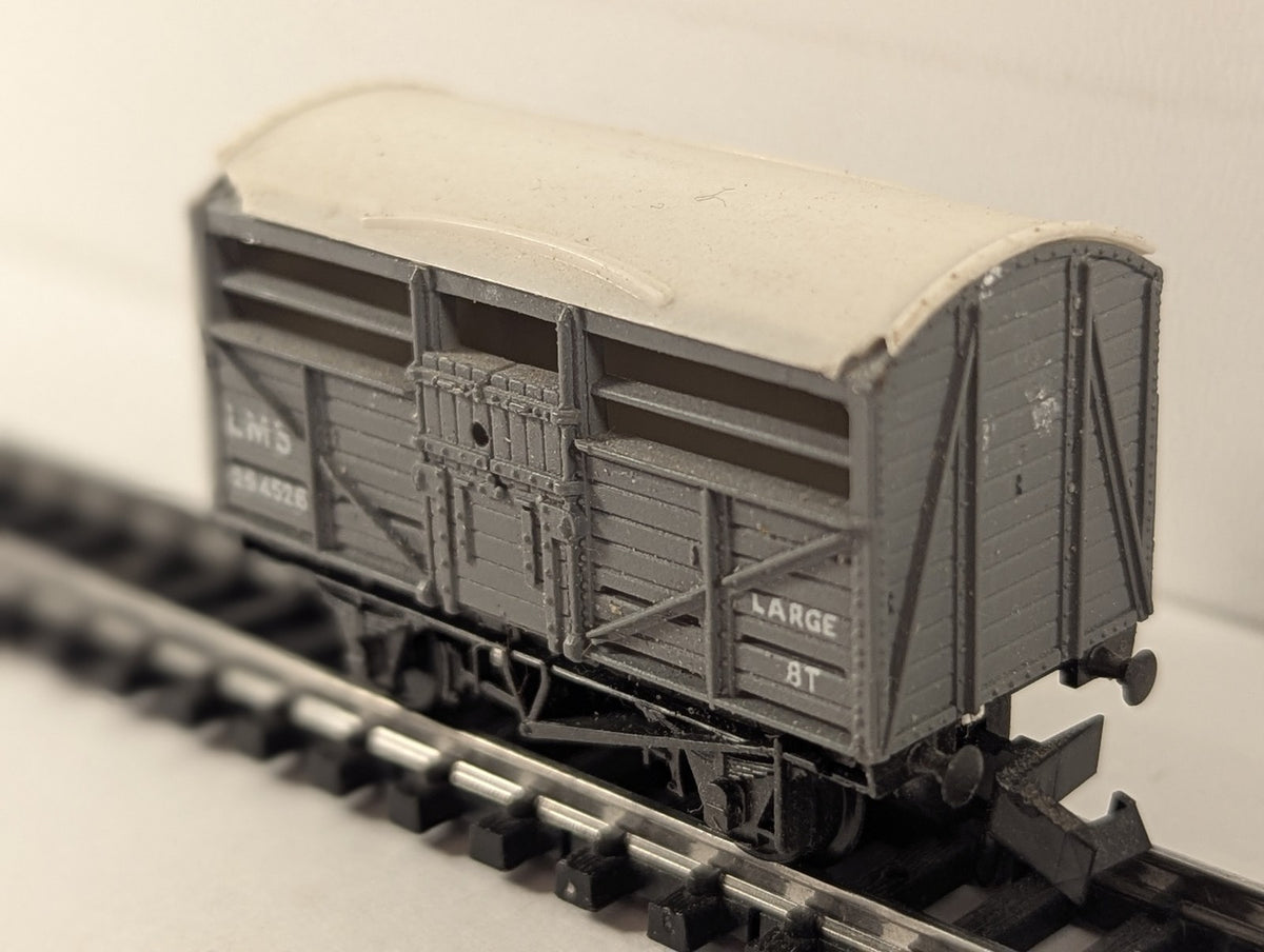 Peco N Gauge LMS Cattle Wagon 294528 LMS Grey
