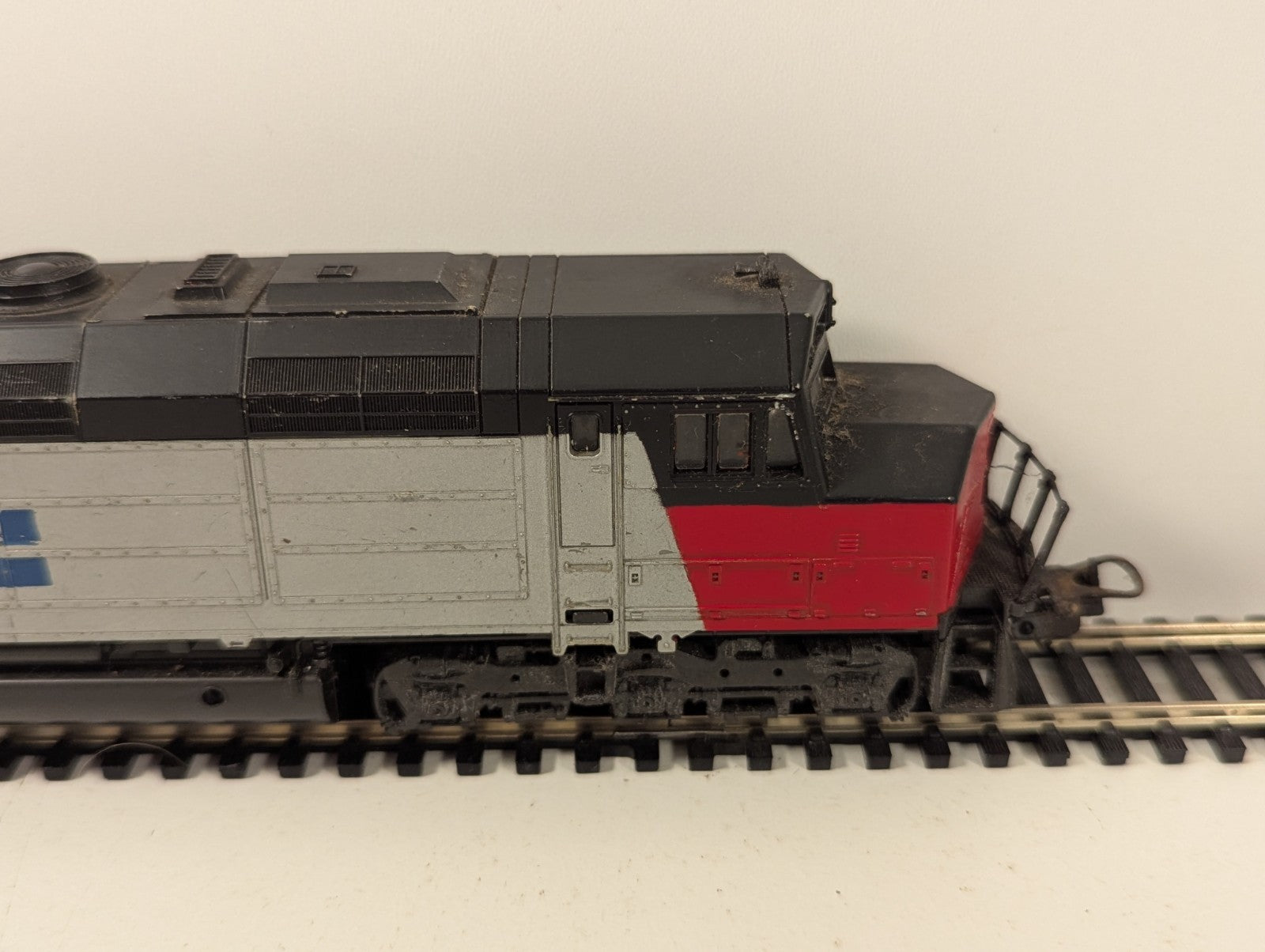 Lima HO Gauge Amtrak #523 Diesel Locomotive (Split from Starter Set)