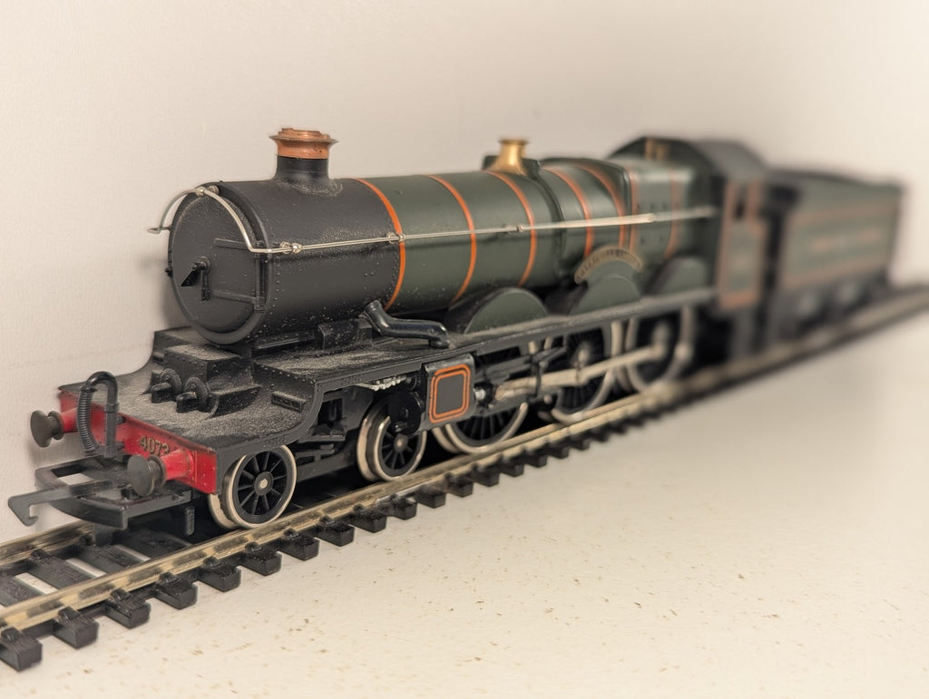 Airfix OO Scale Castle Class Caerphilly Castle Locomotive 4073 GWR Green 54124-2