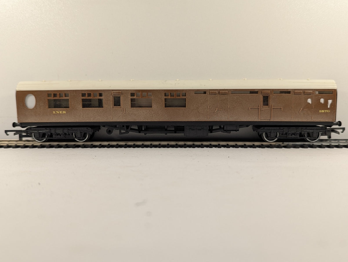 Hornby OO Gauge Gresley Brake Third Coach Passenger Coach