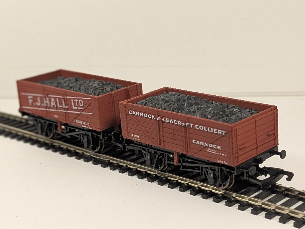 Dapol OO Gauge 7 Plank Coal Wagon Twin Pack Wagons 65 & 4129