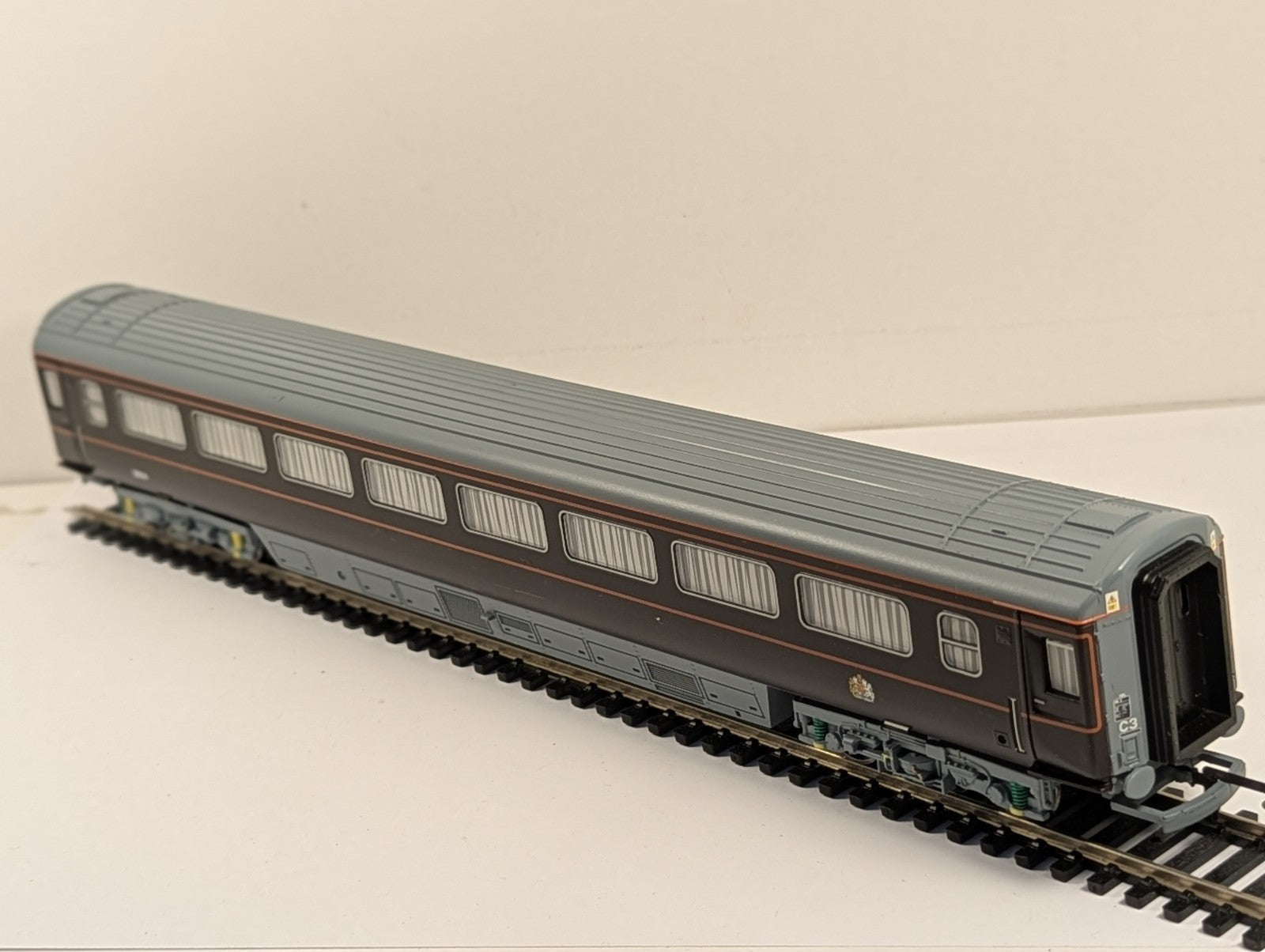 Hornby OO Gauge Mk3 Royal Train Coach 2904