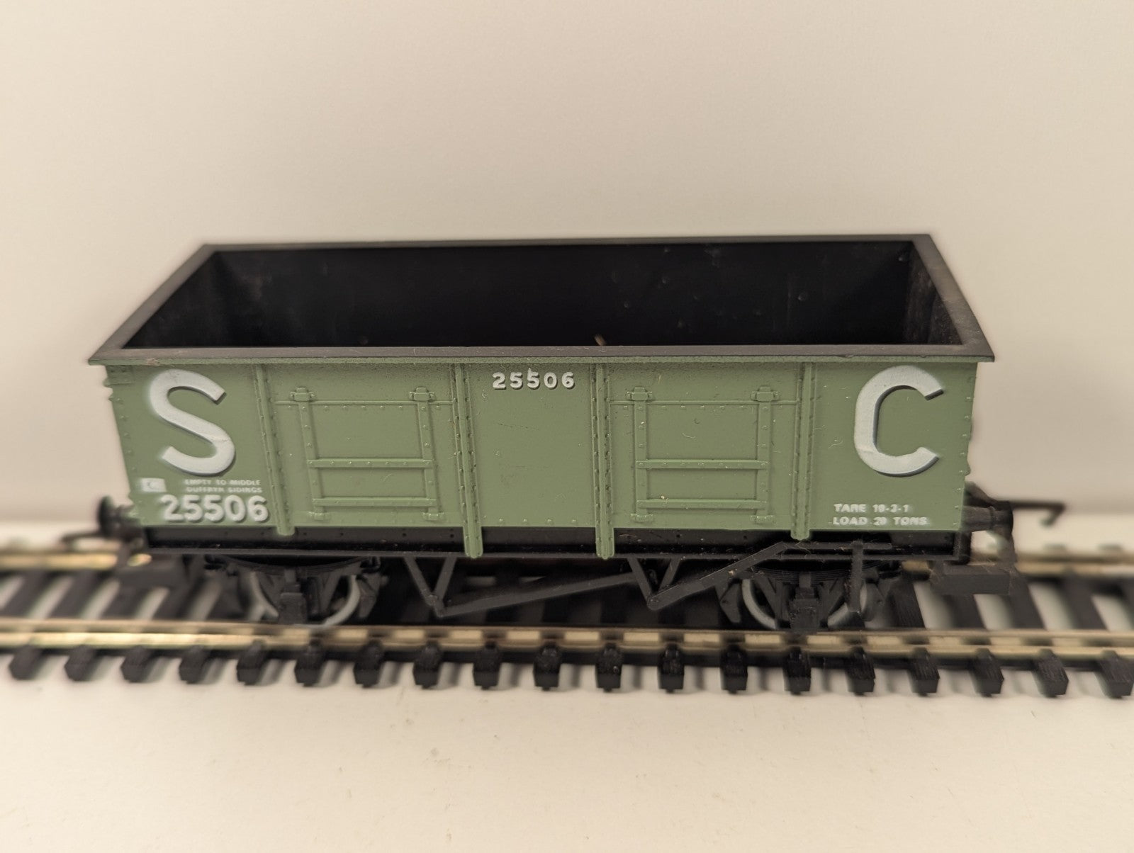 Hornby R730 OO Gauge S.C.255.06 Large Mineral Wagon