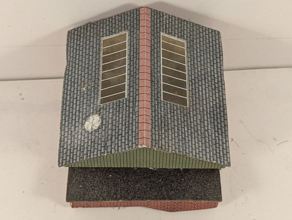 Superquick N Gauge Goods Depot Building Red Brick A8
