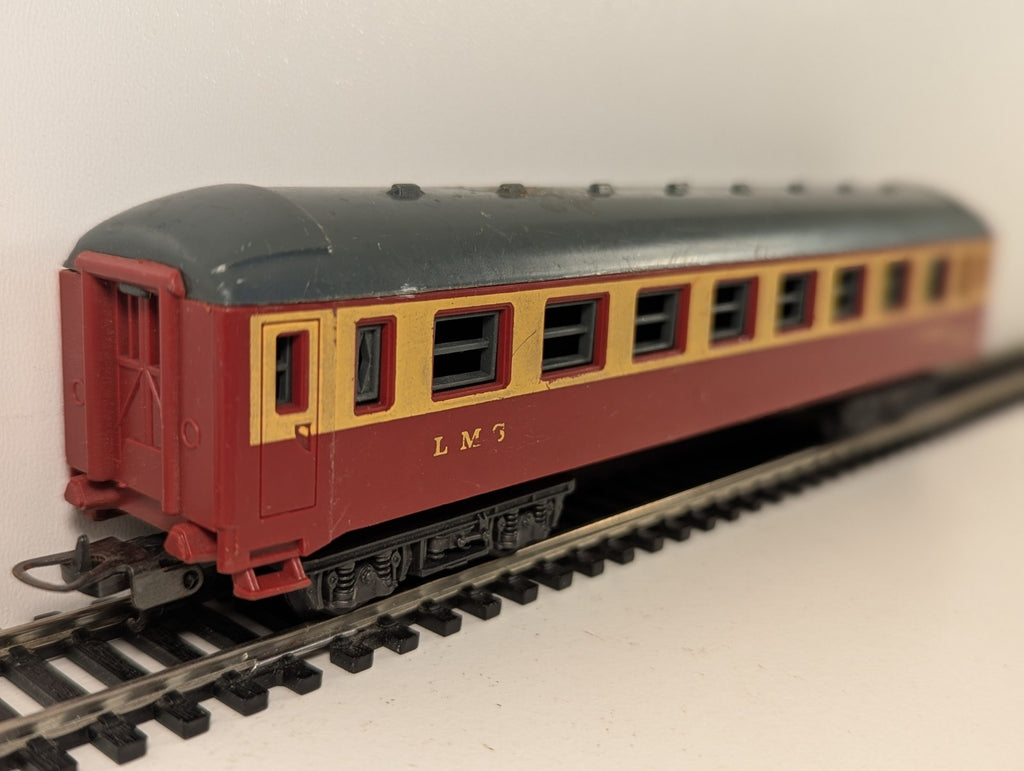 Lima HO Gauge LMS Red & Cream Passenger Coach