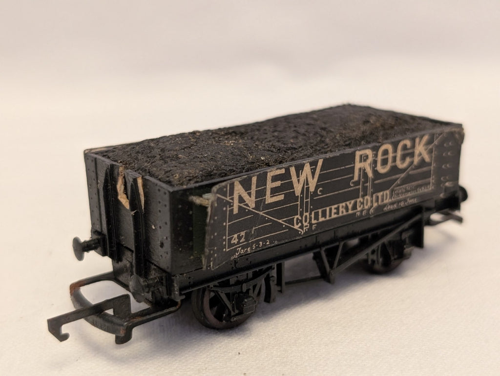 Mainline OO Gauge 7 Plank Coal Wagon New Rock Goods Wagon