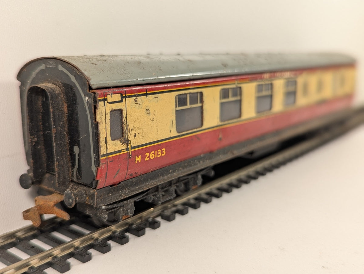 Hornby Dublo OO Gauge D12 Corridor Brake Third Coach 'The Talisman'