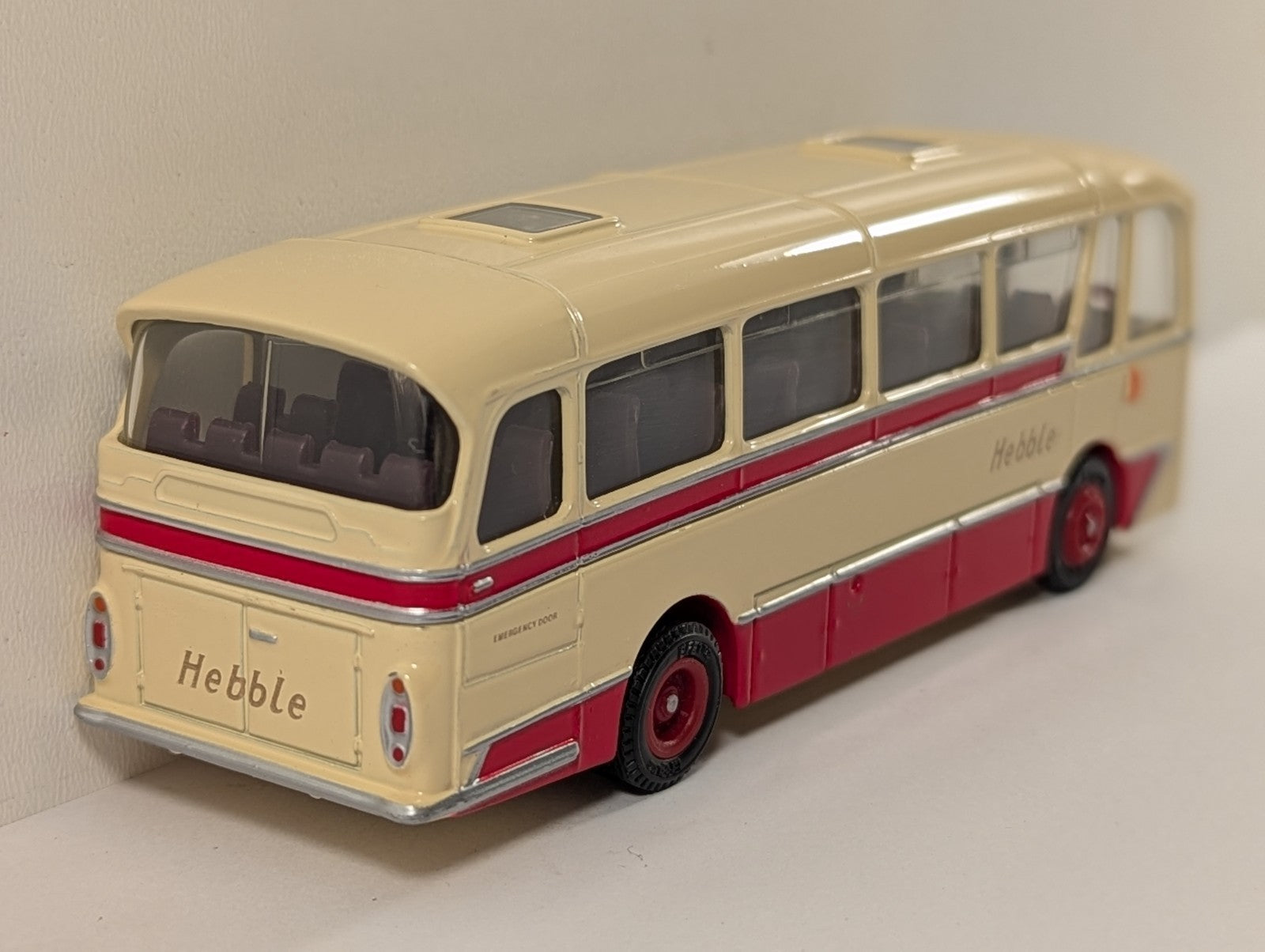 EFE Harrington Cavalier Coach – Hebble Livery – 1:76 Scale