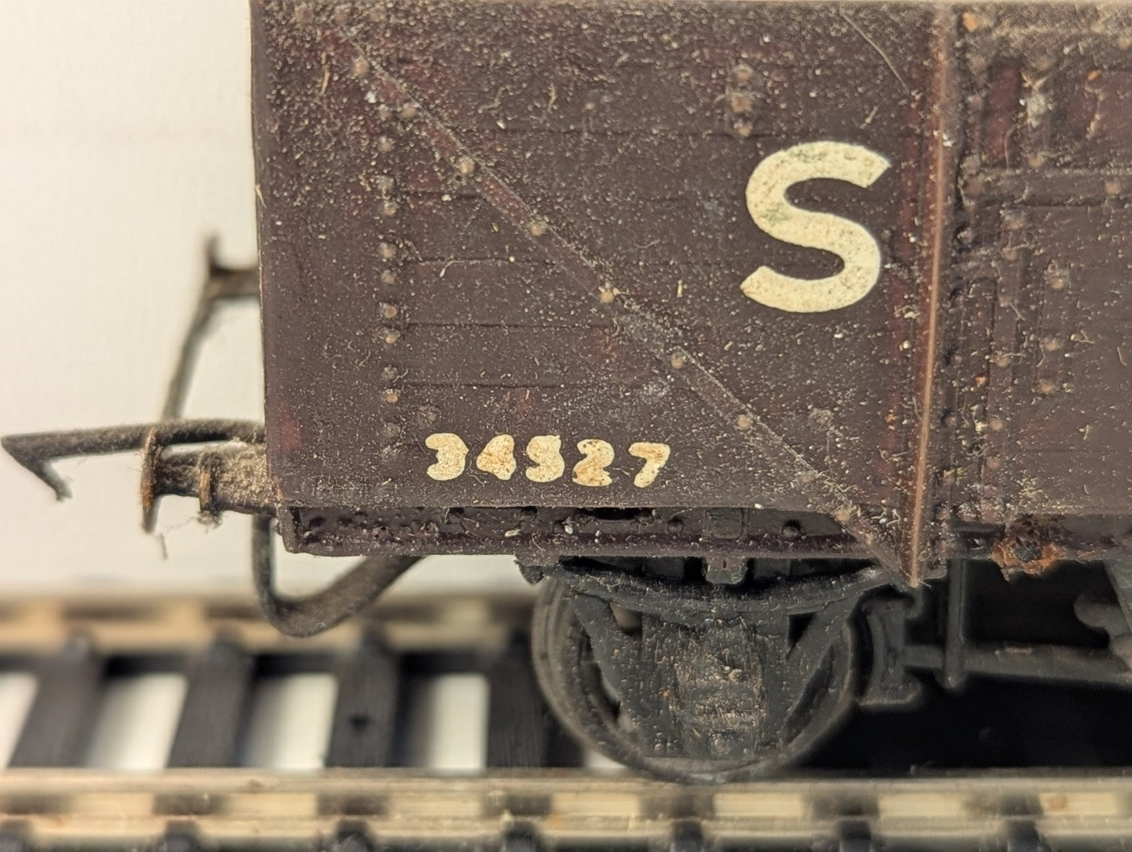 Kit Built OO Gauge SR 12 Ton Open Wagon 34327 SR Brown