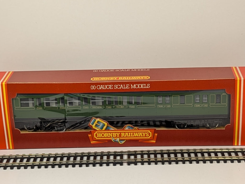 Hornby R445 OO Gauge SR Maunsell Brake 3rd Coach 1405